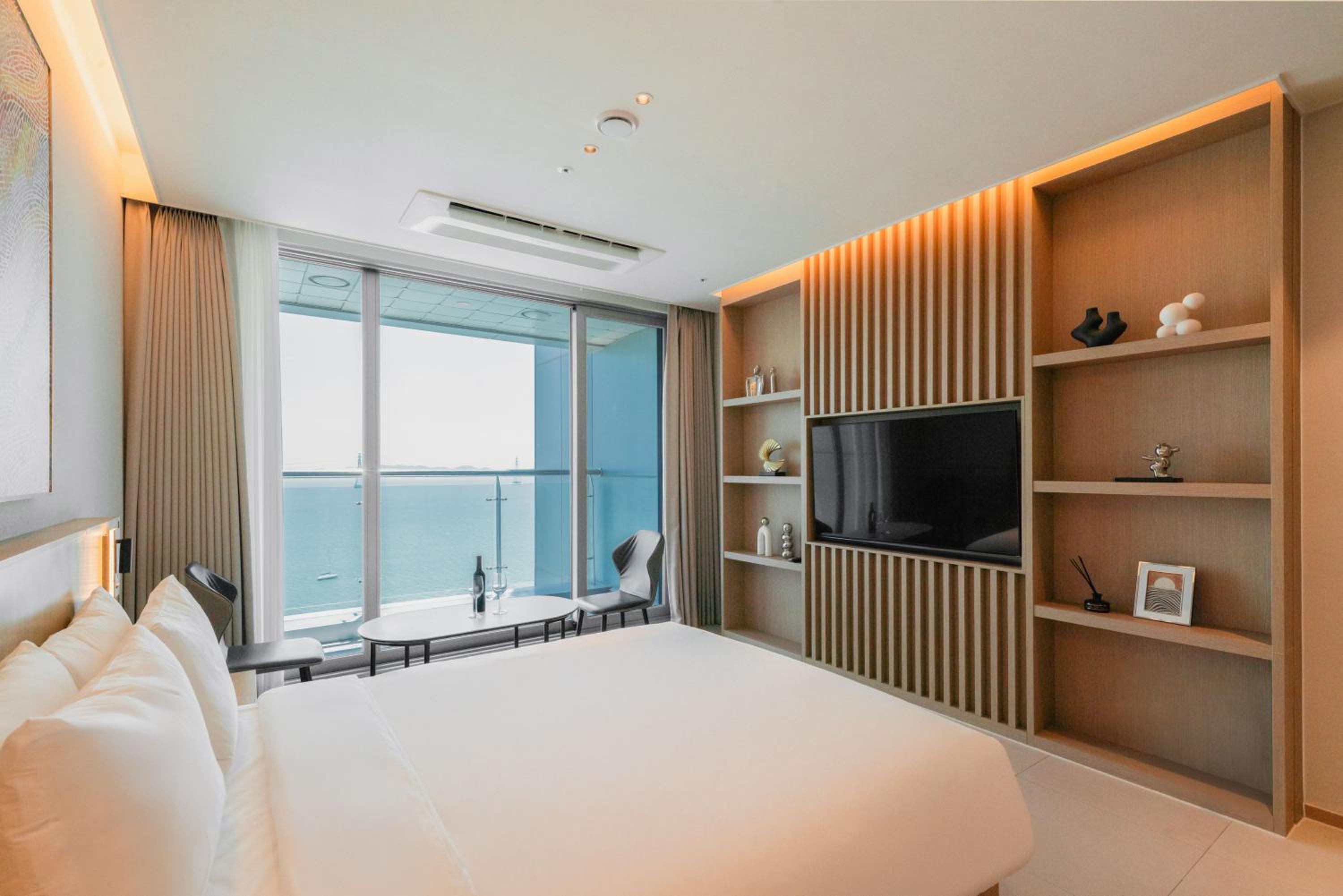 Ocean Wave Family Twin Room - Photo 1
