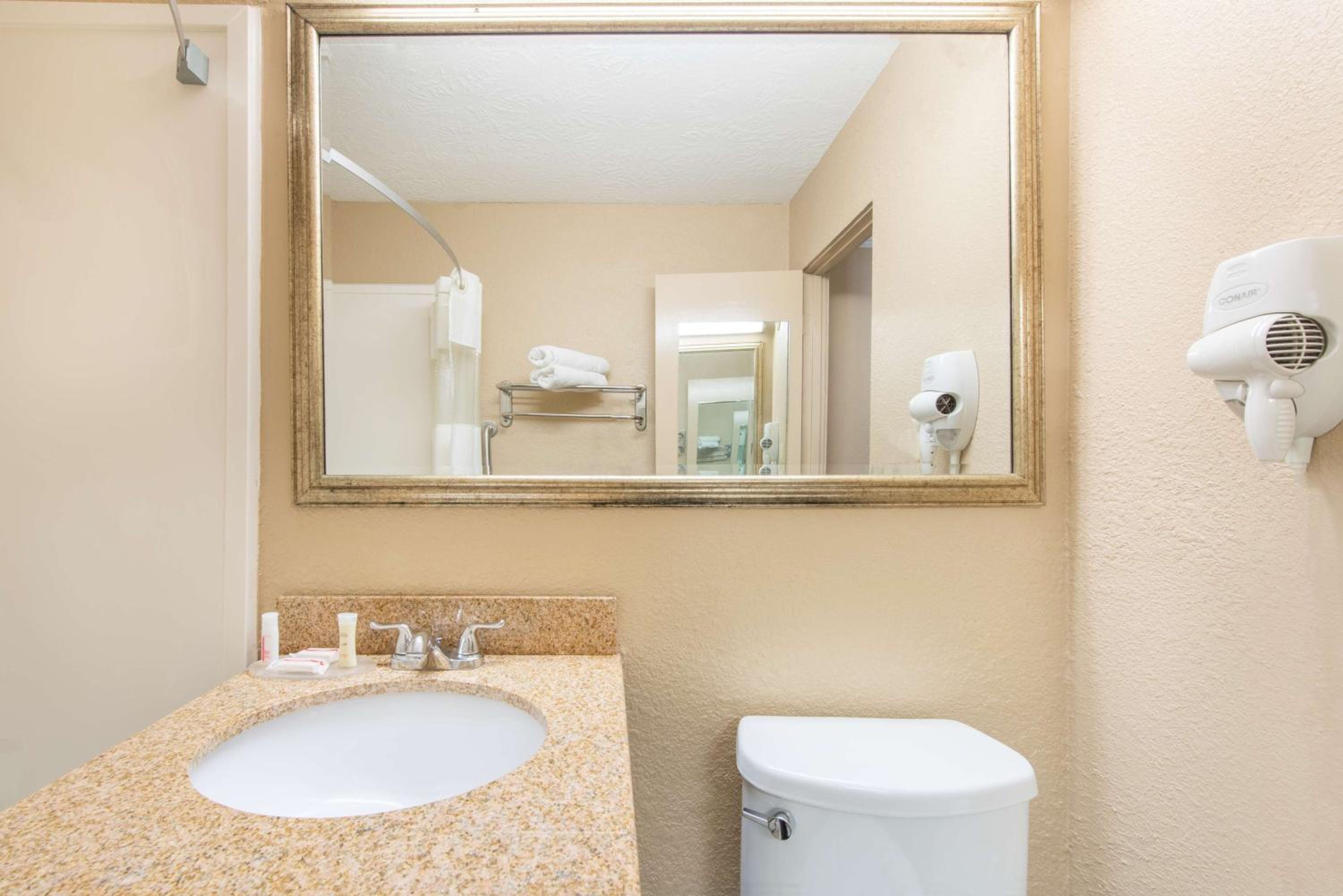 Double Room with Two Double Beds - Non-Smoking