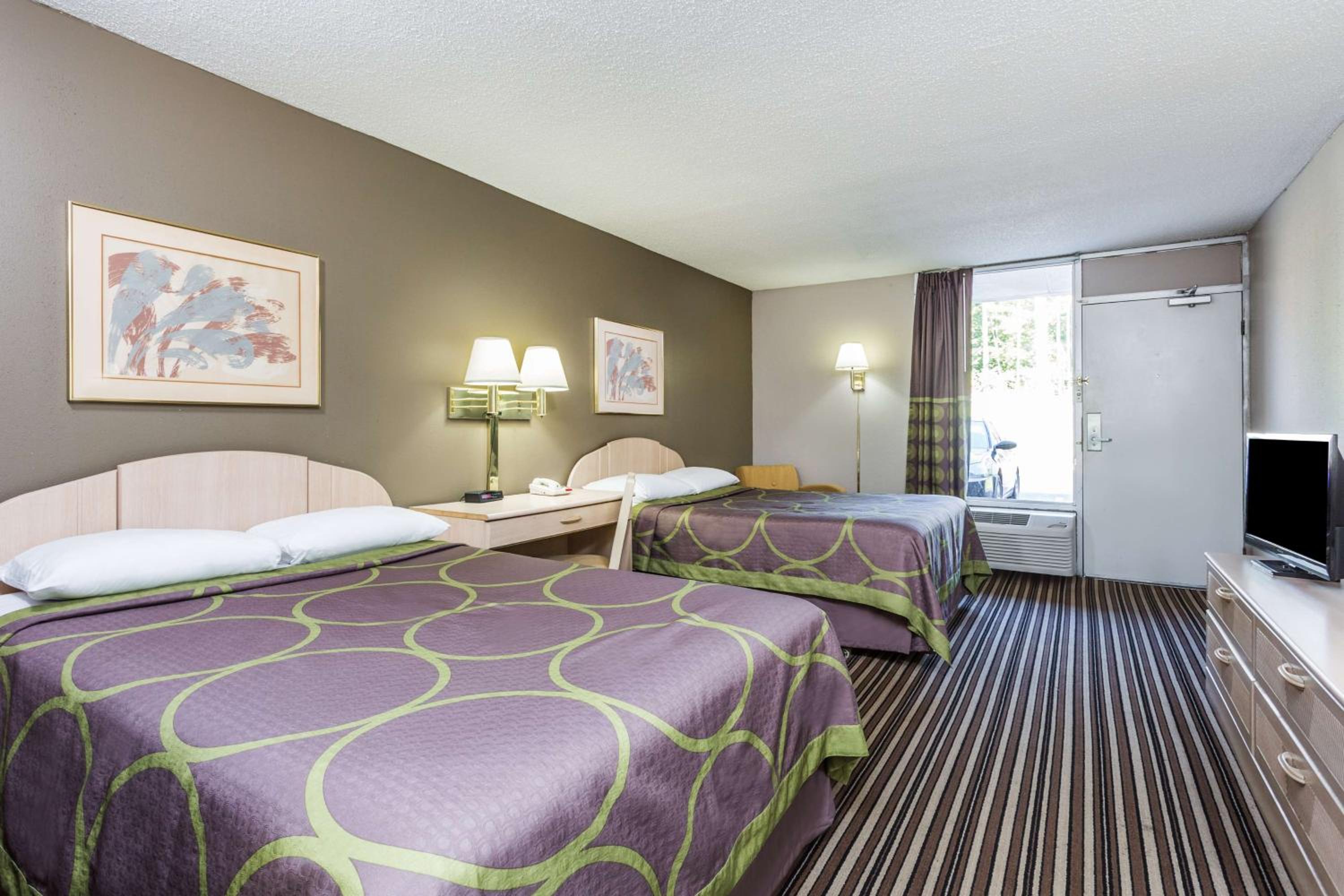 Double Room with Two Double Beds - Non-Smoking - Photo 3