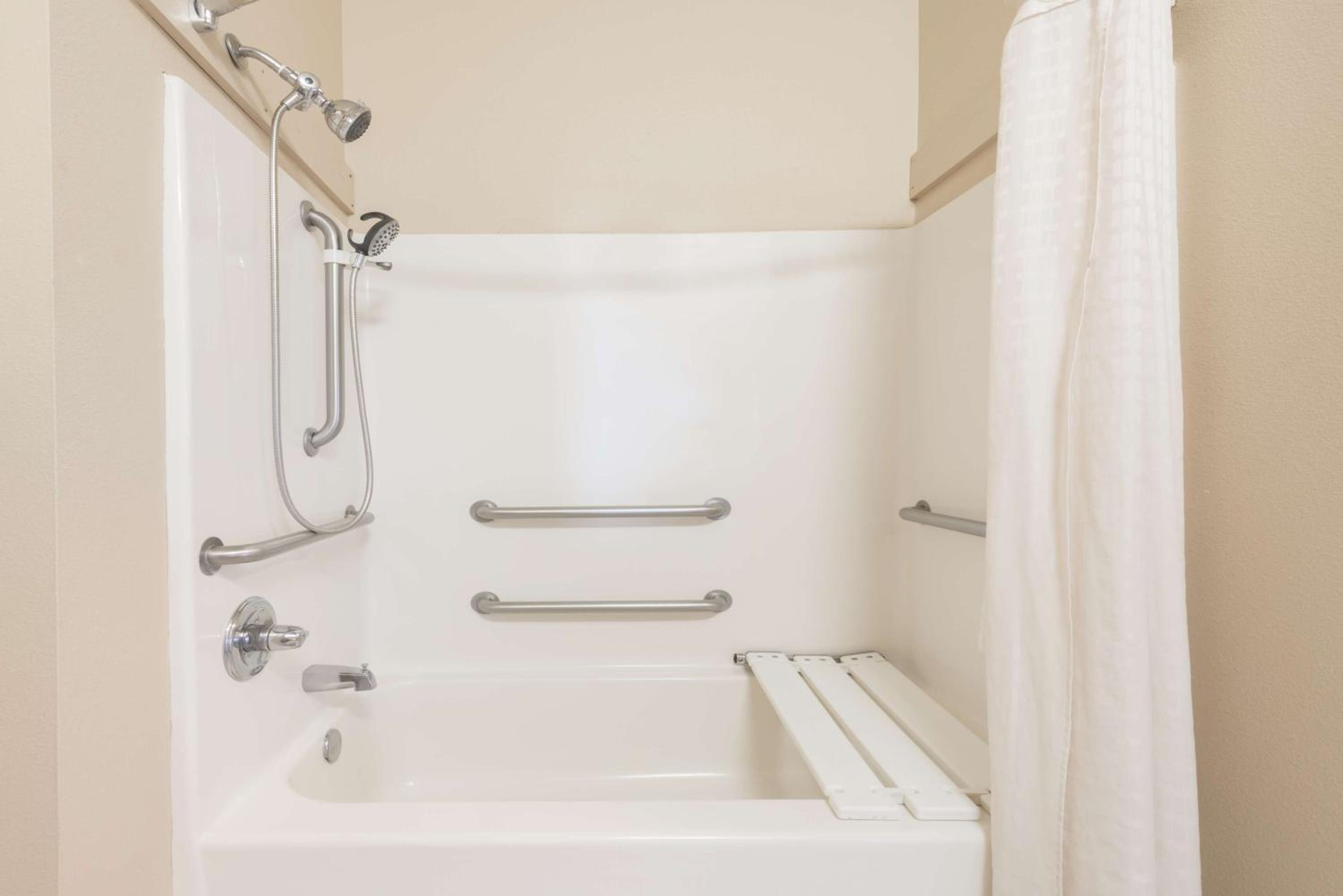 King Room with Roll-In Shower - Mobility/Hearing Accessible - Non-Smoking - Photo 2