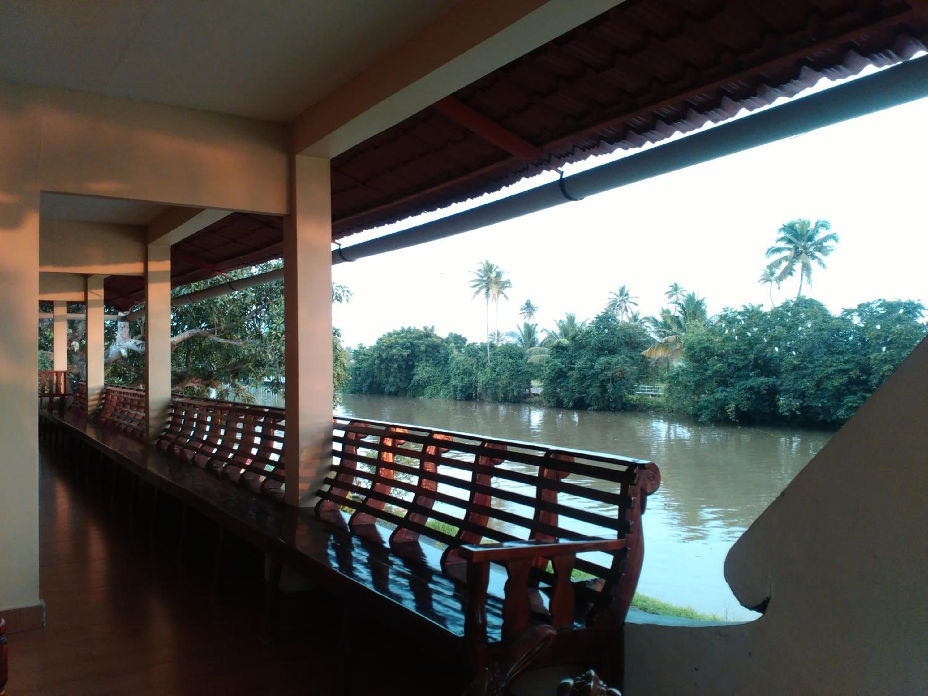Double Room with Balcony - Photo 3