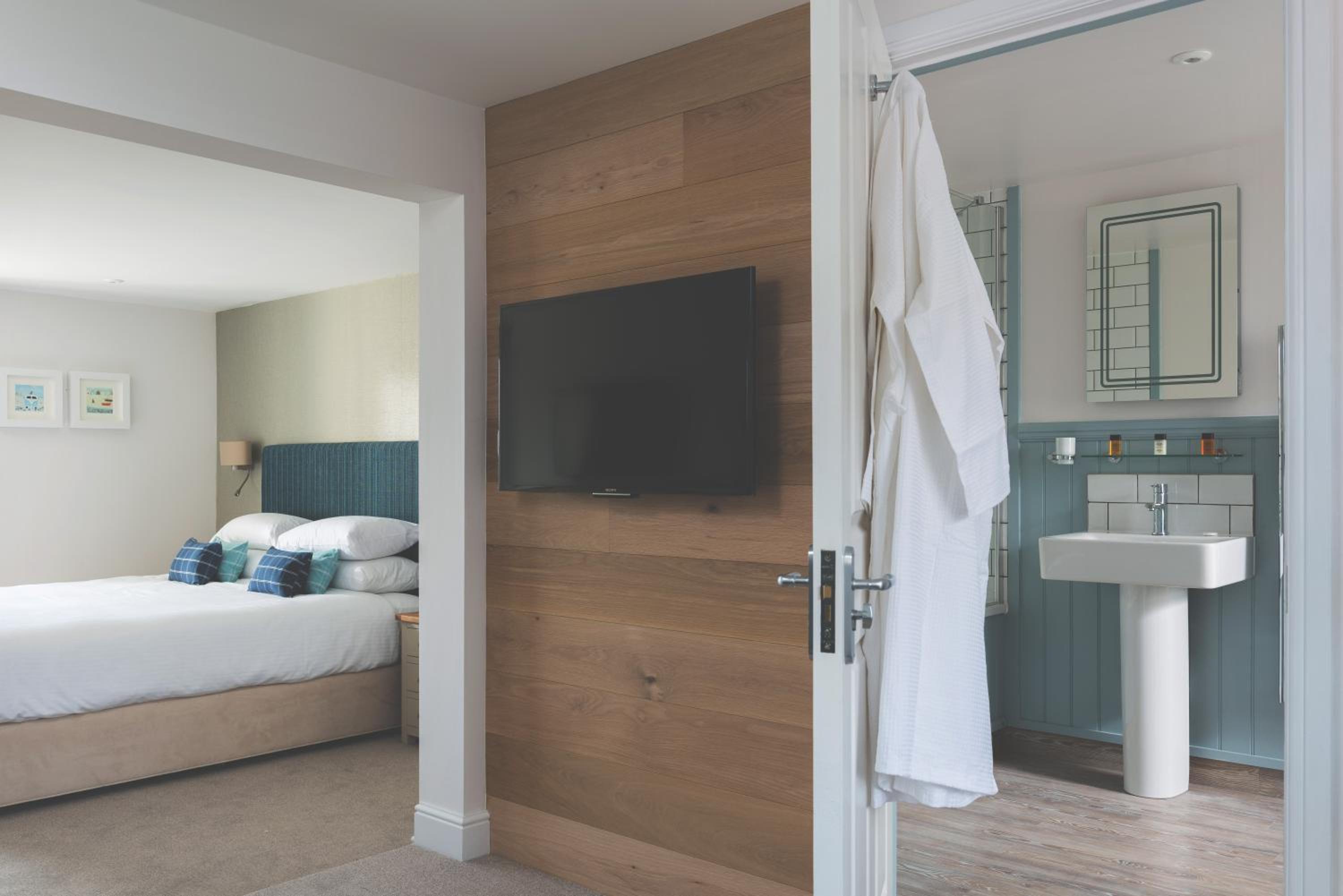 Deluxe King Room photo 3