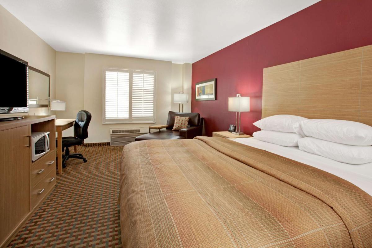 King Room - Mobility Access/Non-Smoking photo 1
