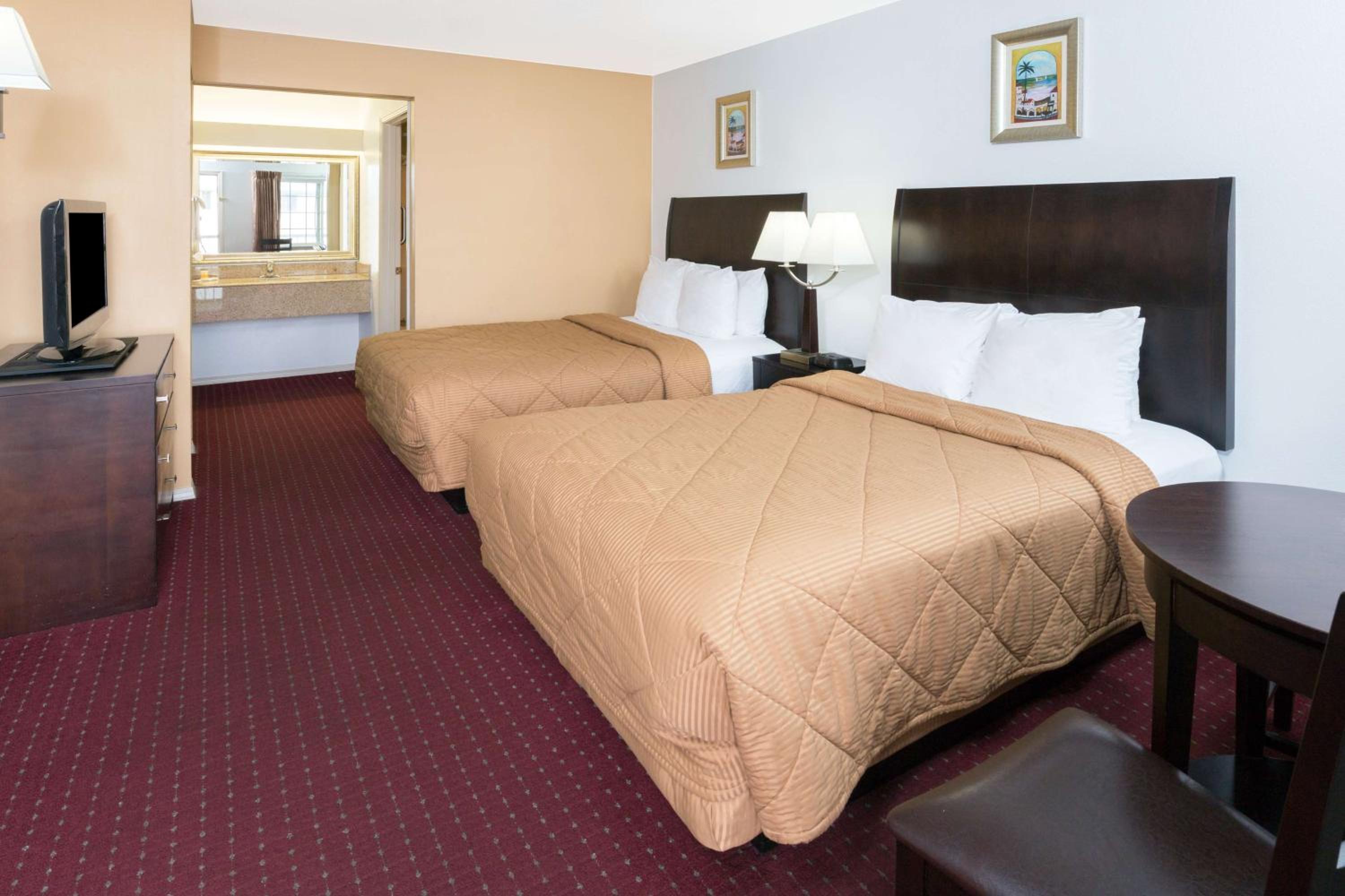 Double Room with Two Double Beds - Non-Smoking - Photo 1