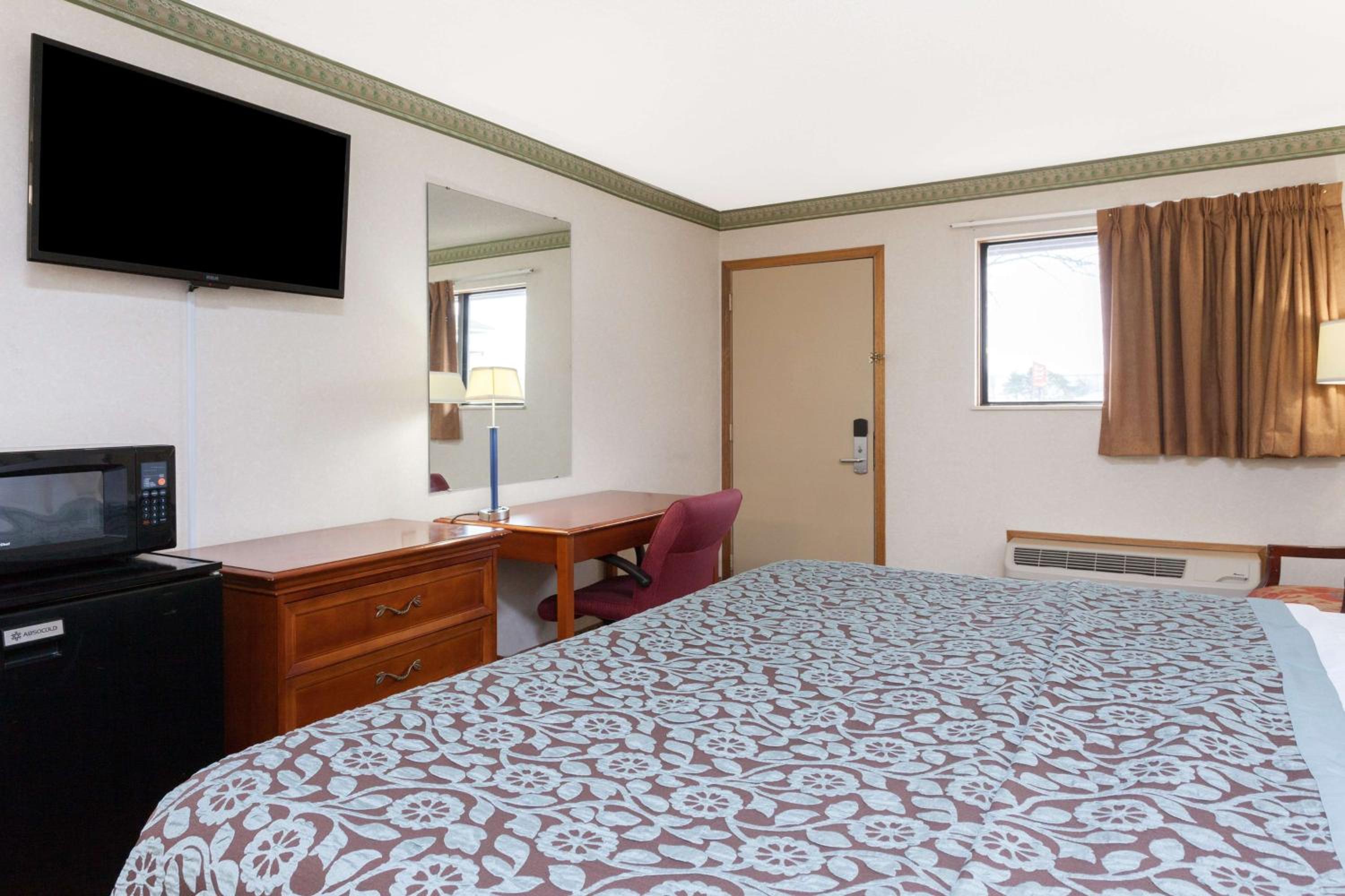 King Room - Disability Access/Non-Smoking - Photo 5