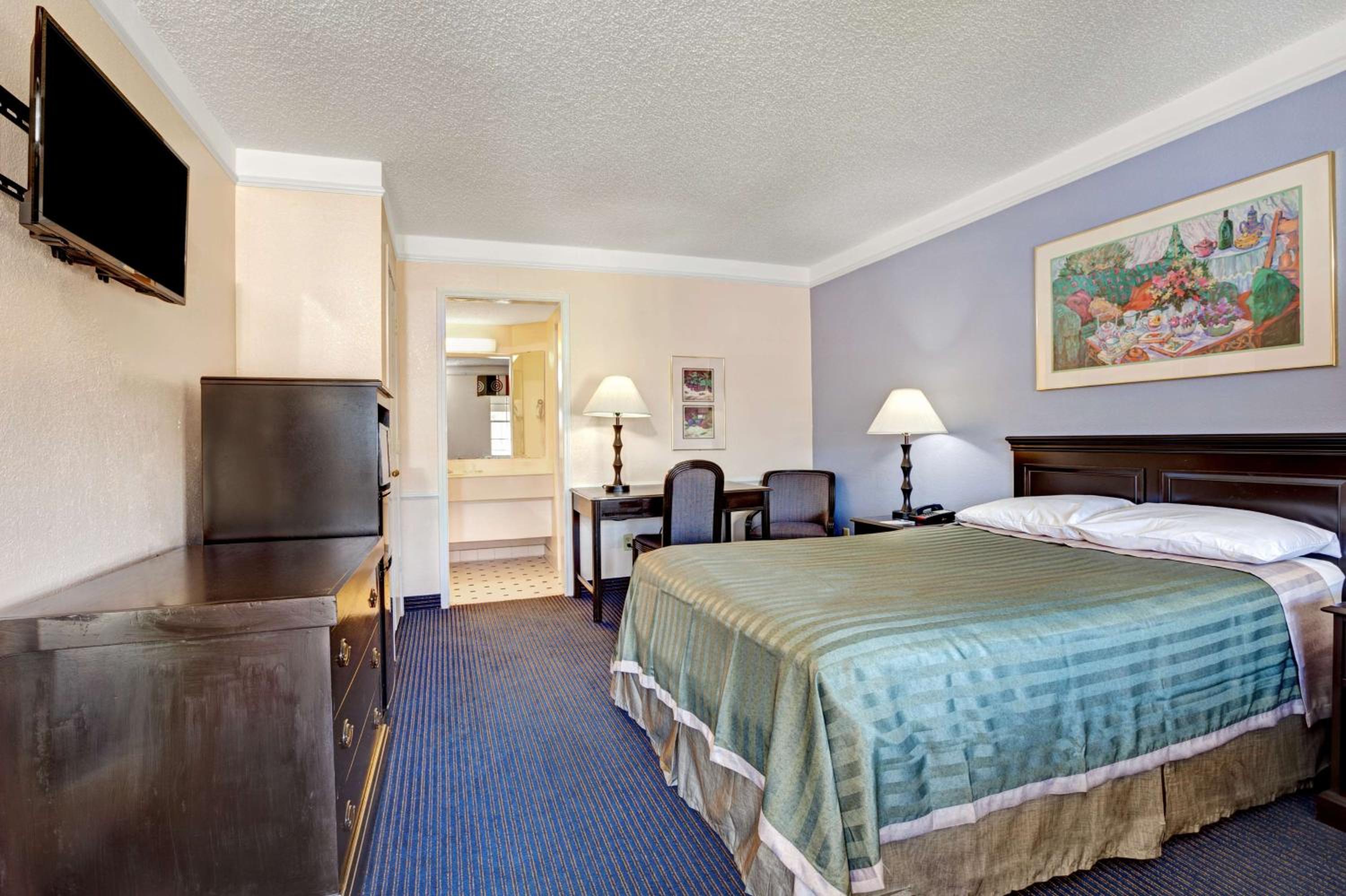 Double Room - Smoking - Photo 1