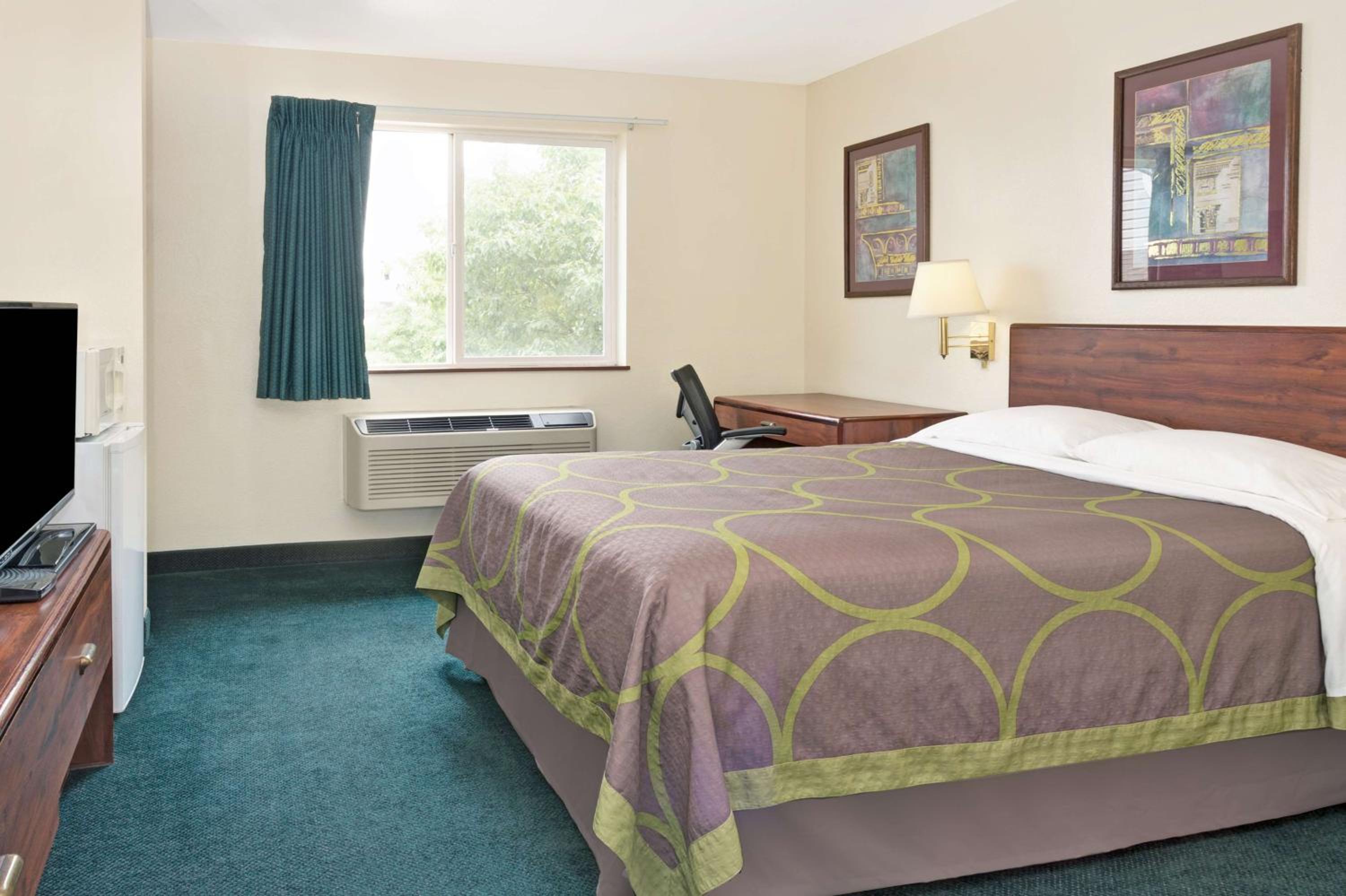Queen Room - Mobility Access/Non-Smoking - Photo 3