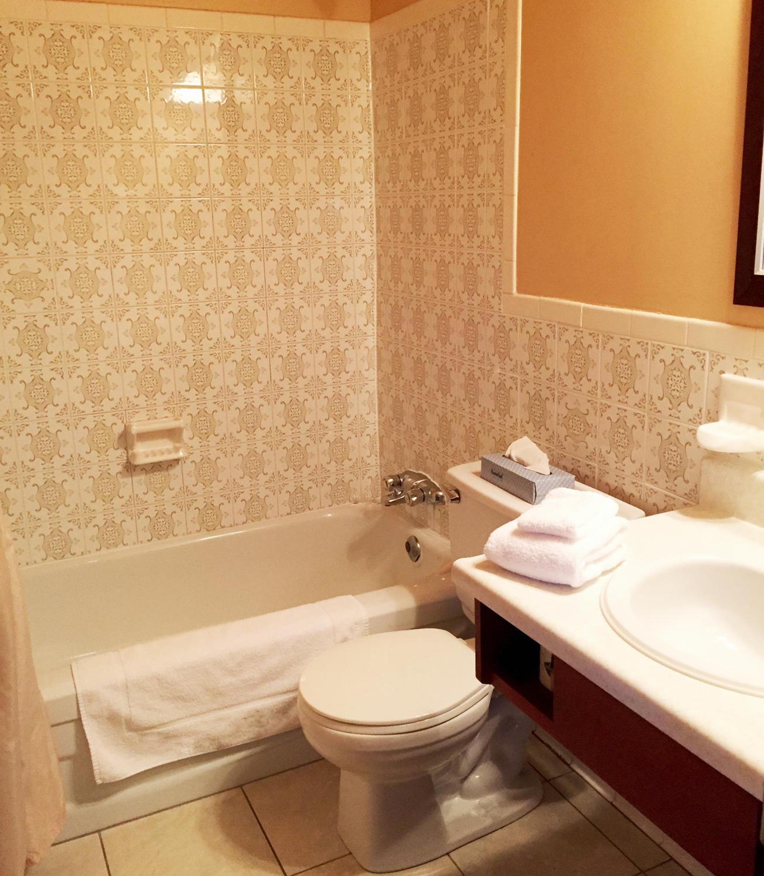 Superior Queen Room with Two Queen Beds photo 3