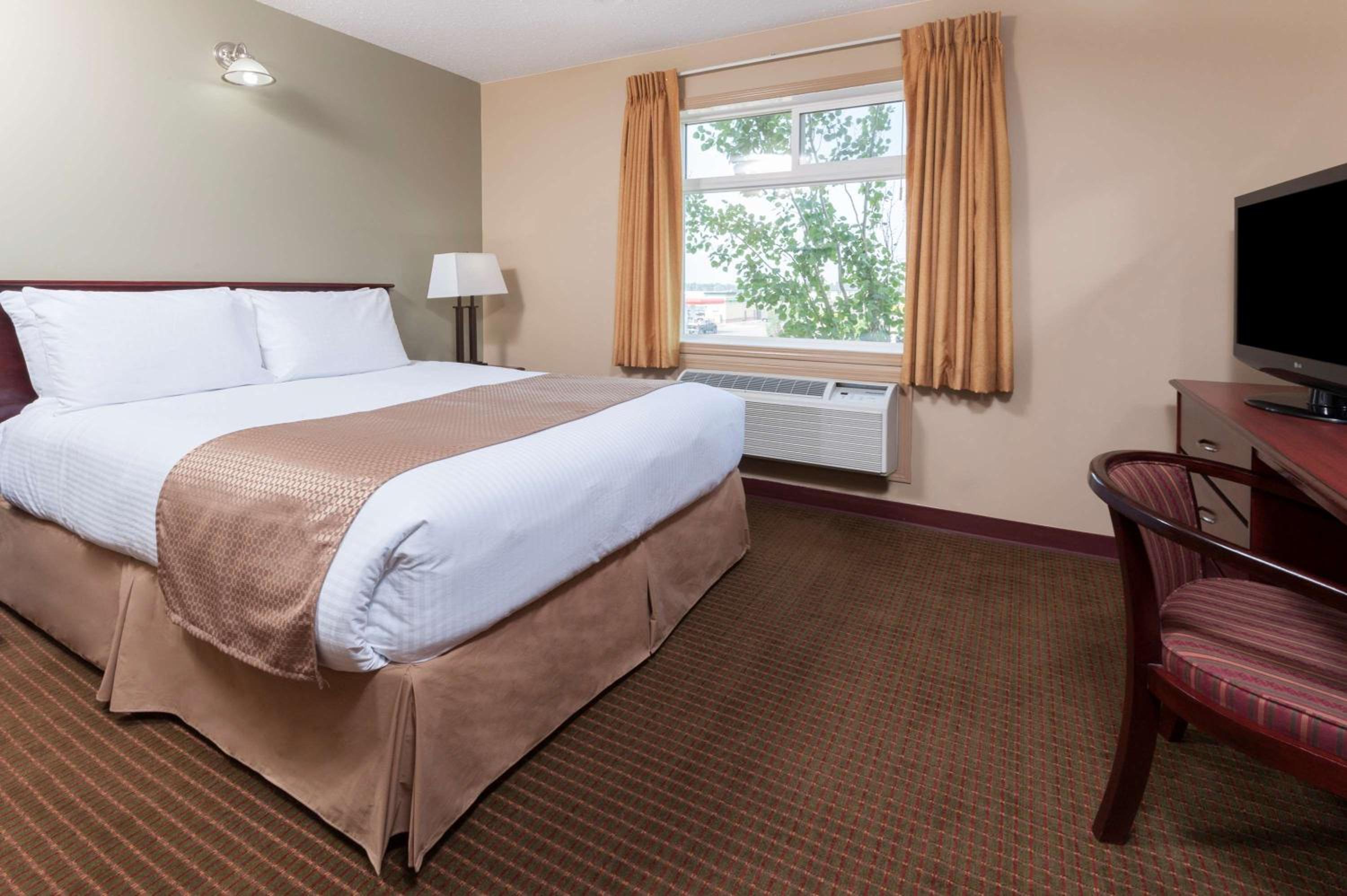 Superior Queen Room - Non-Smoking - Photo 2