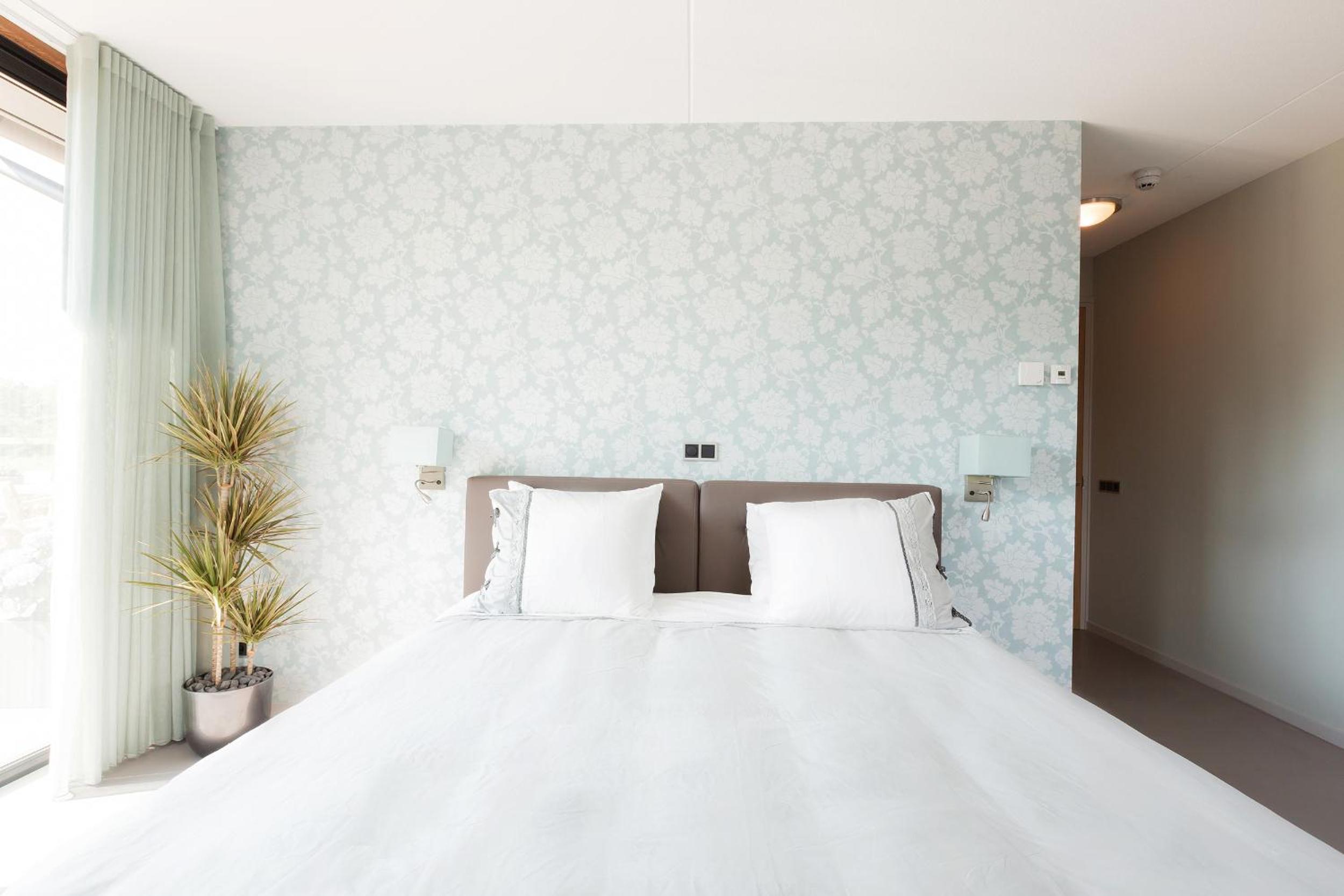Deluxe King Room - Photo 4