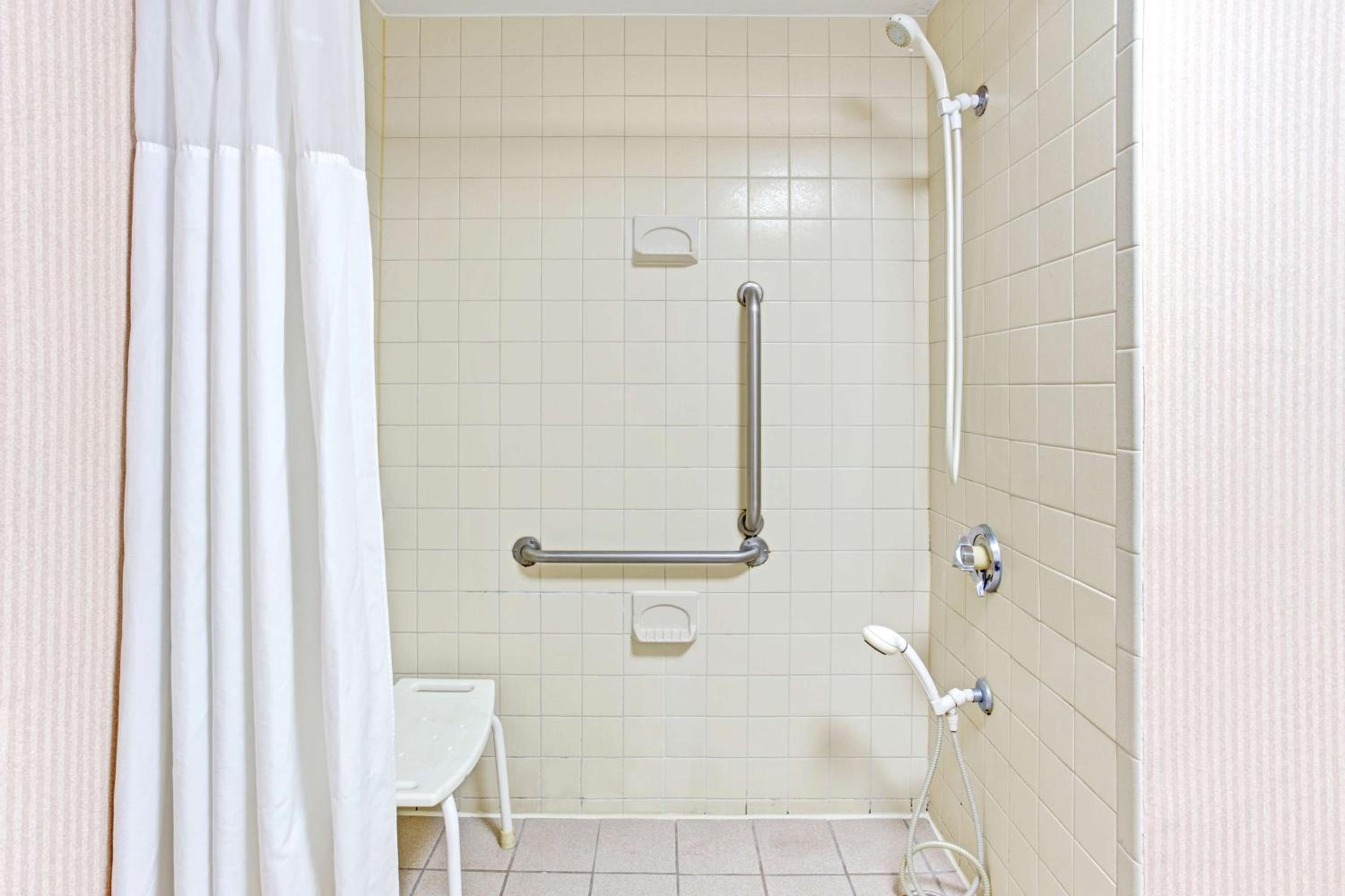 Double Room - Disability Access/Non-Smoking - Photo 5