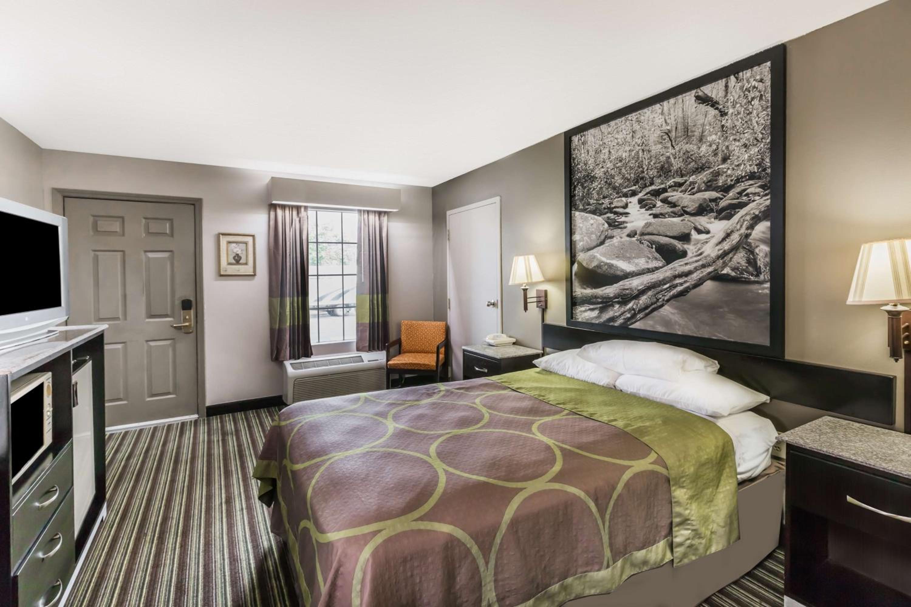 Double Room - Disability Access/Smoking - Photo 1