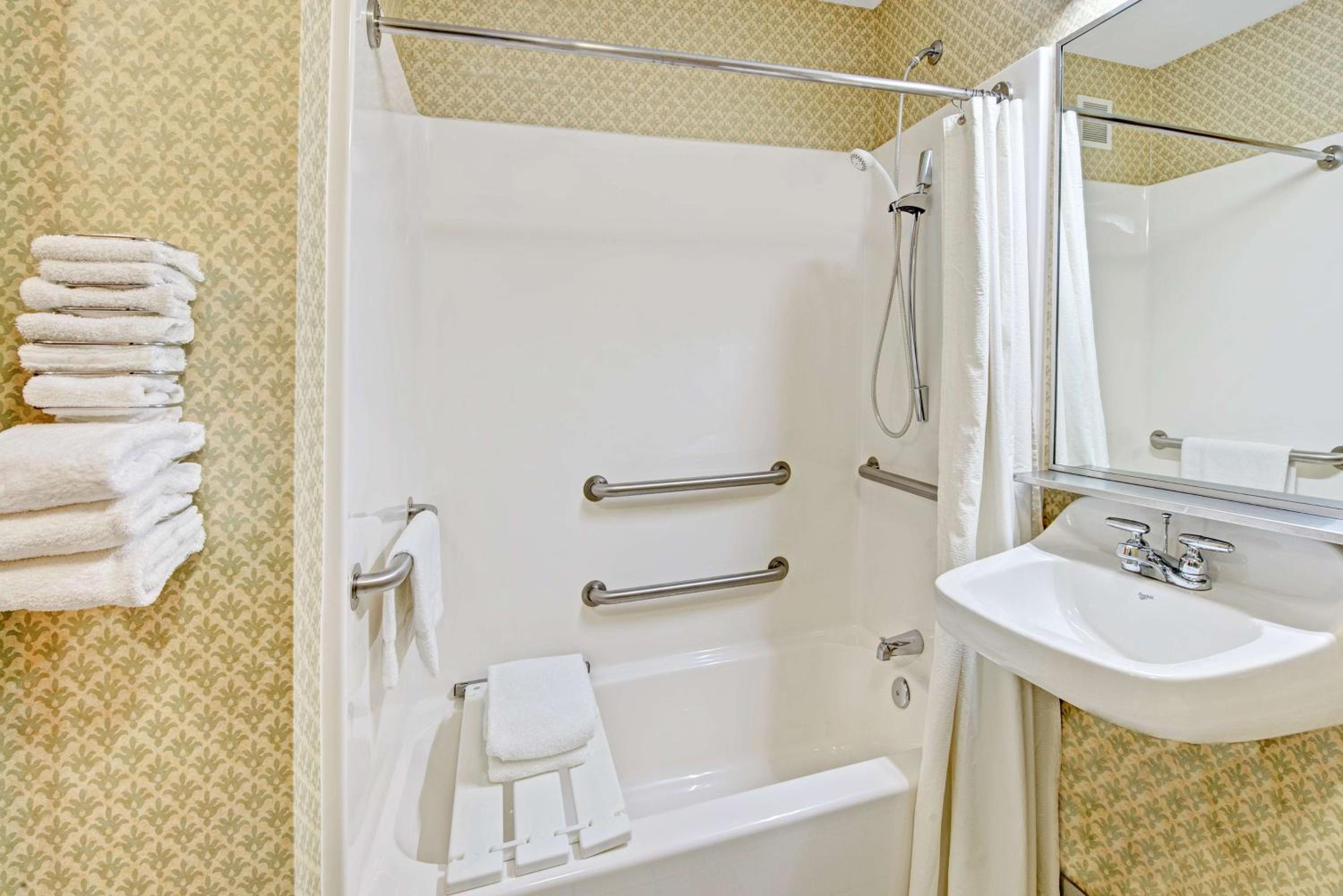 Double Room - Disability Access/Non-Smoking - Photo 2