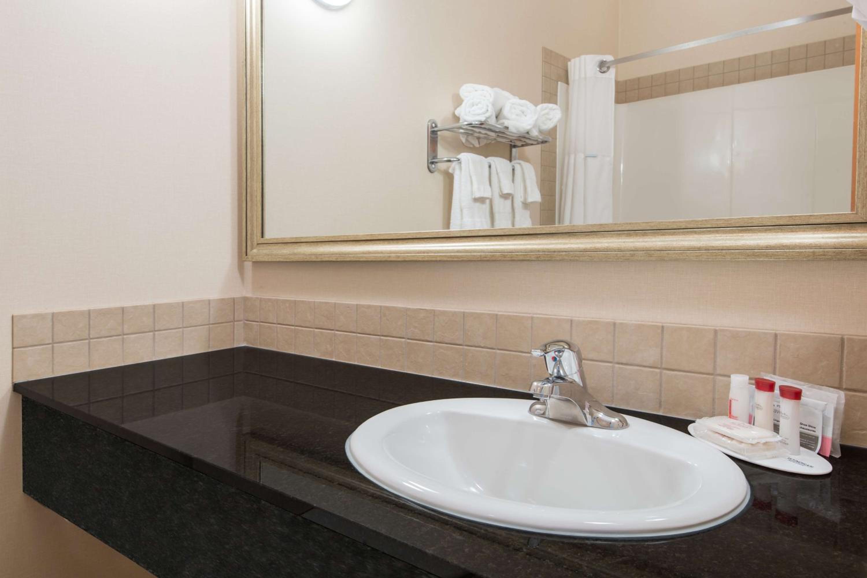 King Room - Disability Access - Non-Smoking photo 2