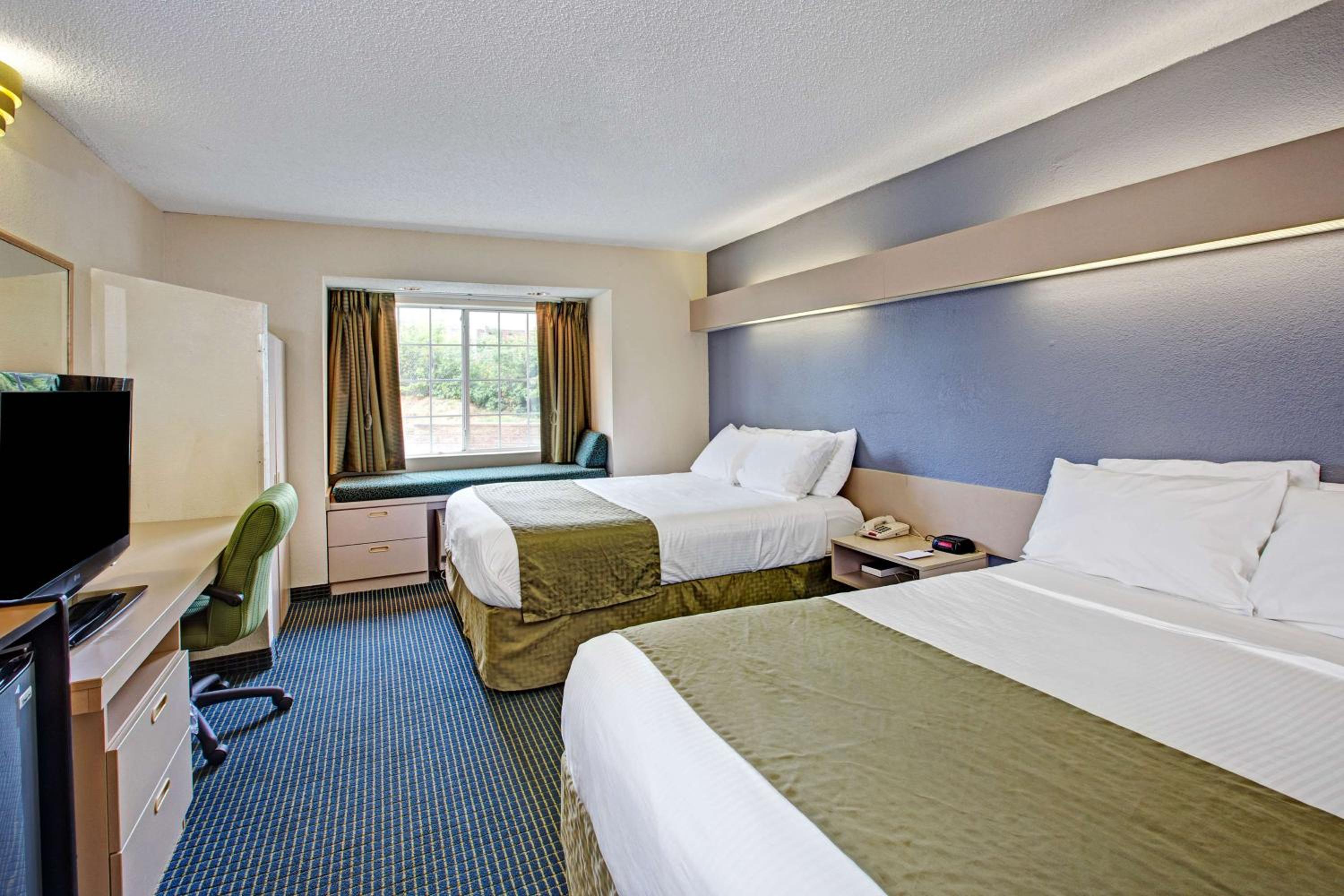 Superior Queen Room with Two Queen Beds - Disability Access - Non-Smoking - Photo 1