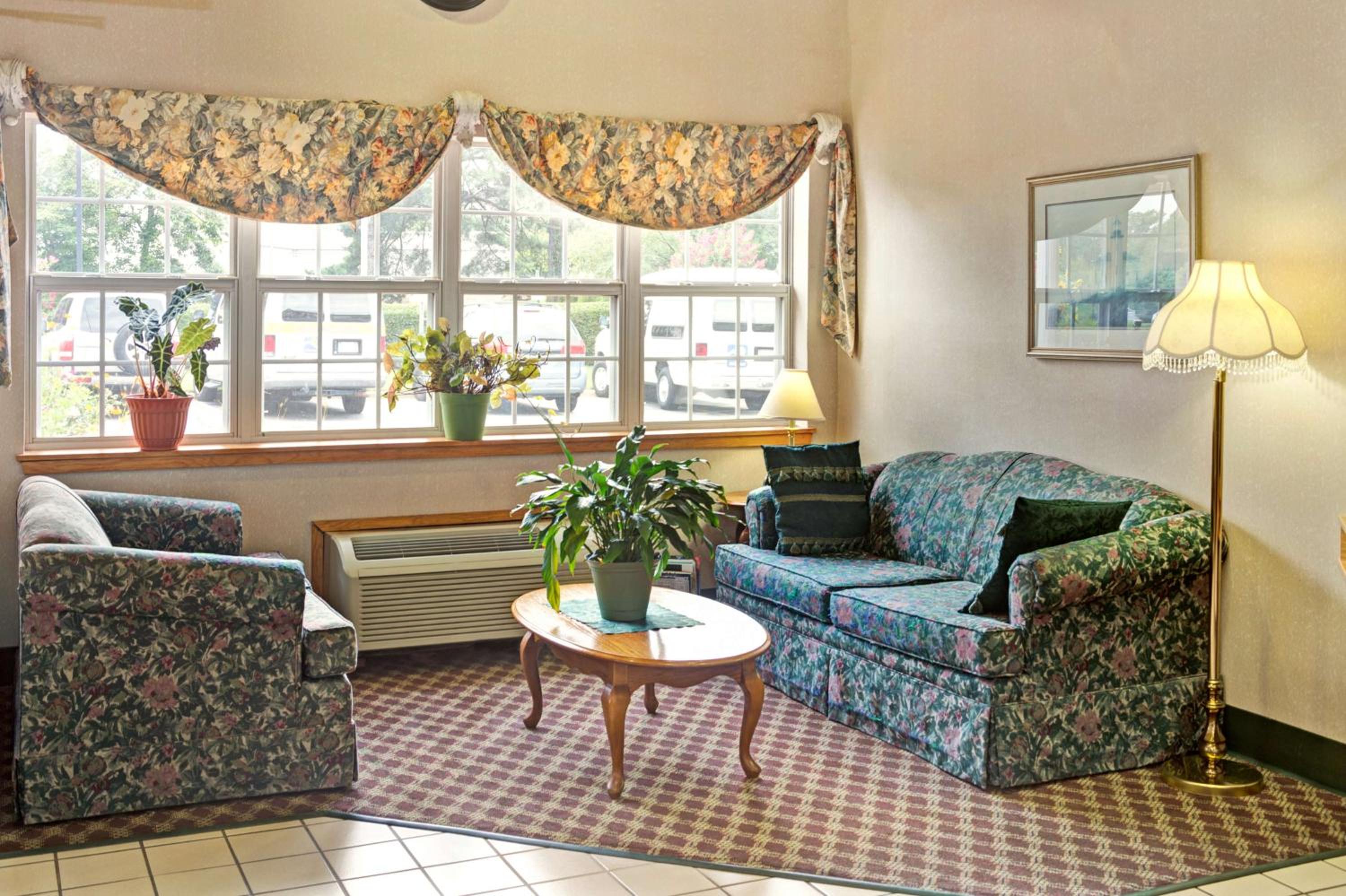 Queen Room - Disability Access/Non-Smoking - Photo 8