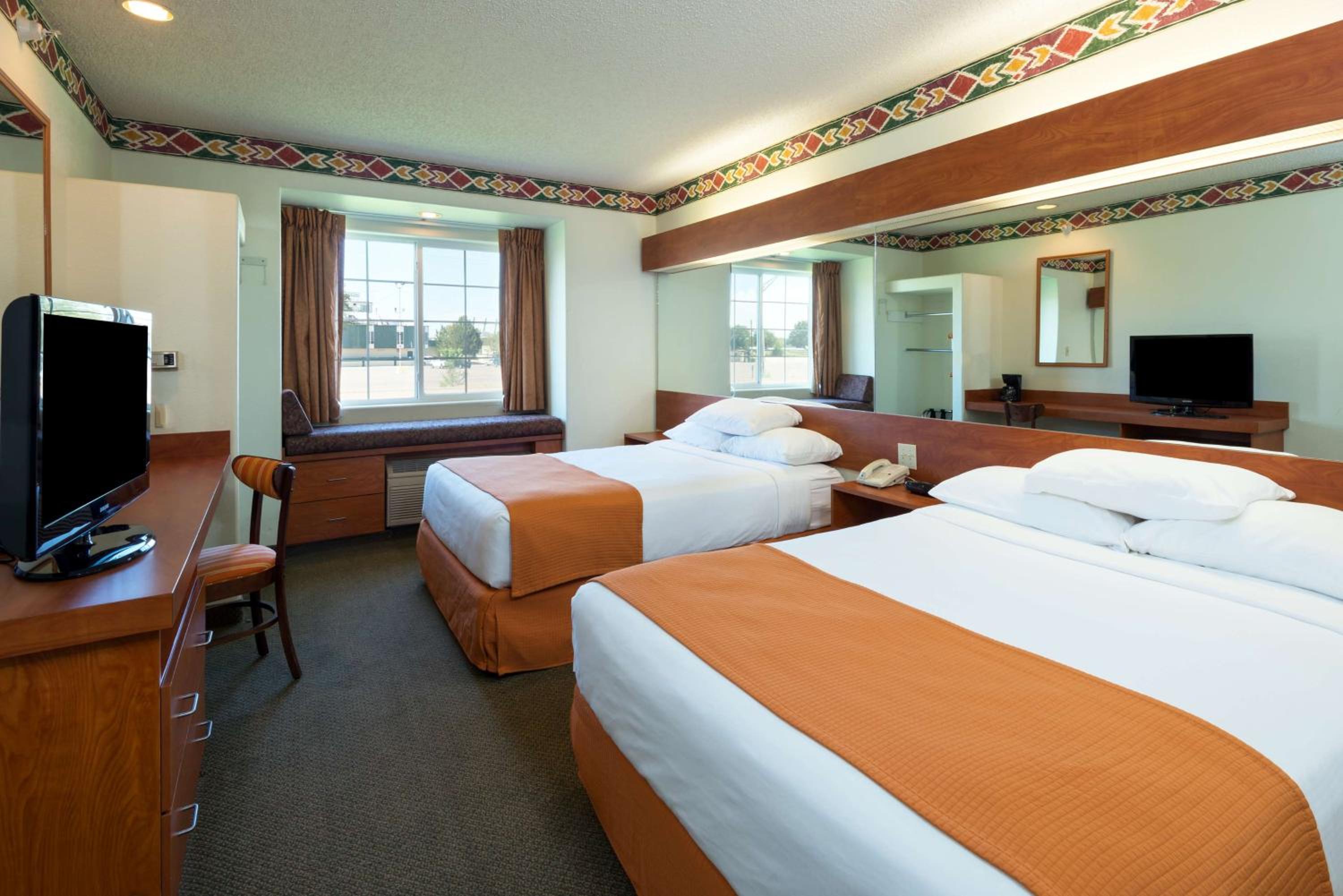 Queen Room with Two Queen Beds and Roll-In Shower - Mobility Accessible/Non-Smoking - Photo 1