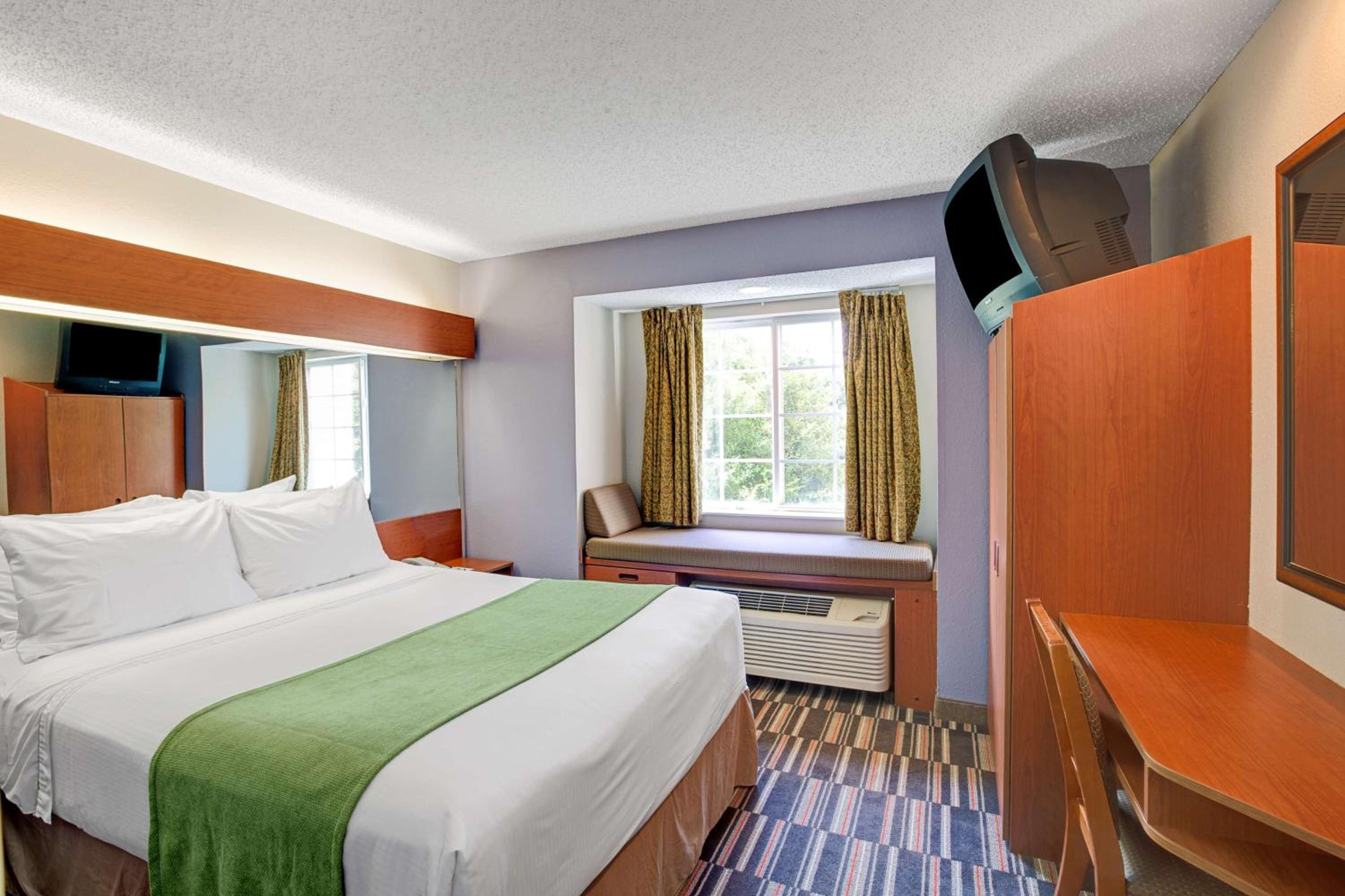 Queen Room - Disability Access/Non-Smoking - Photo 1