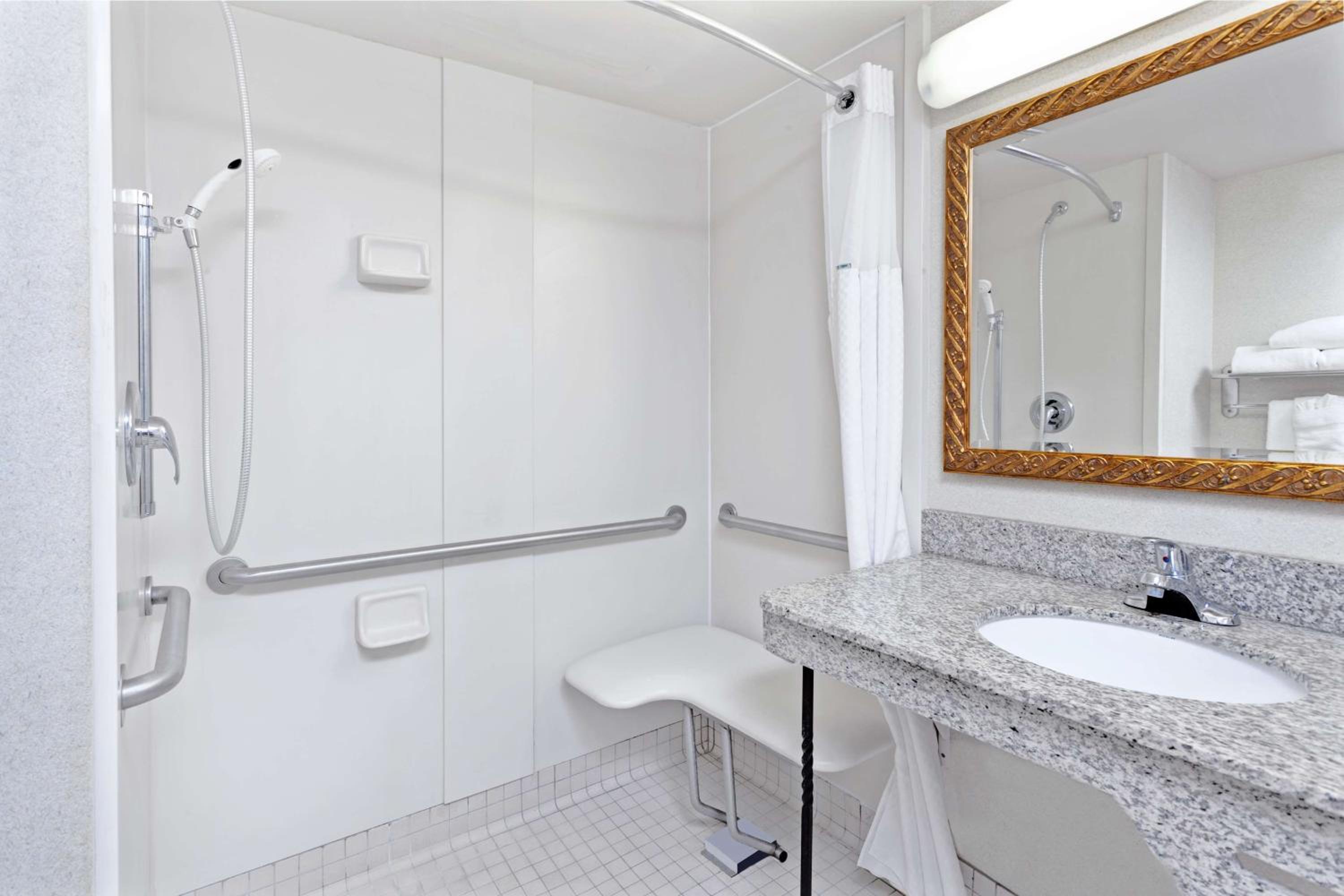 King Room - Mobility Access/Non-Smoking - Photo 2
