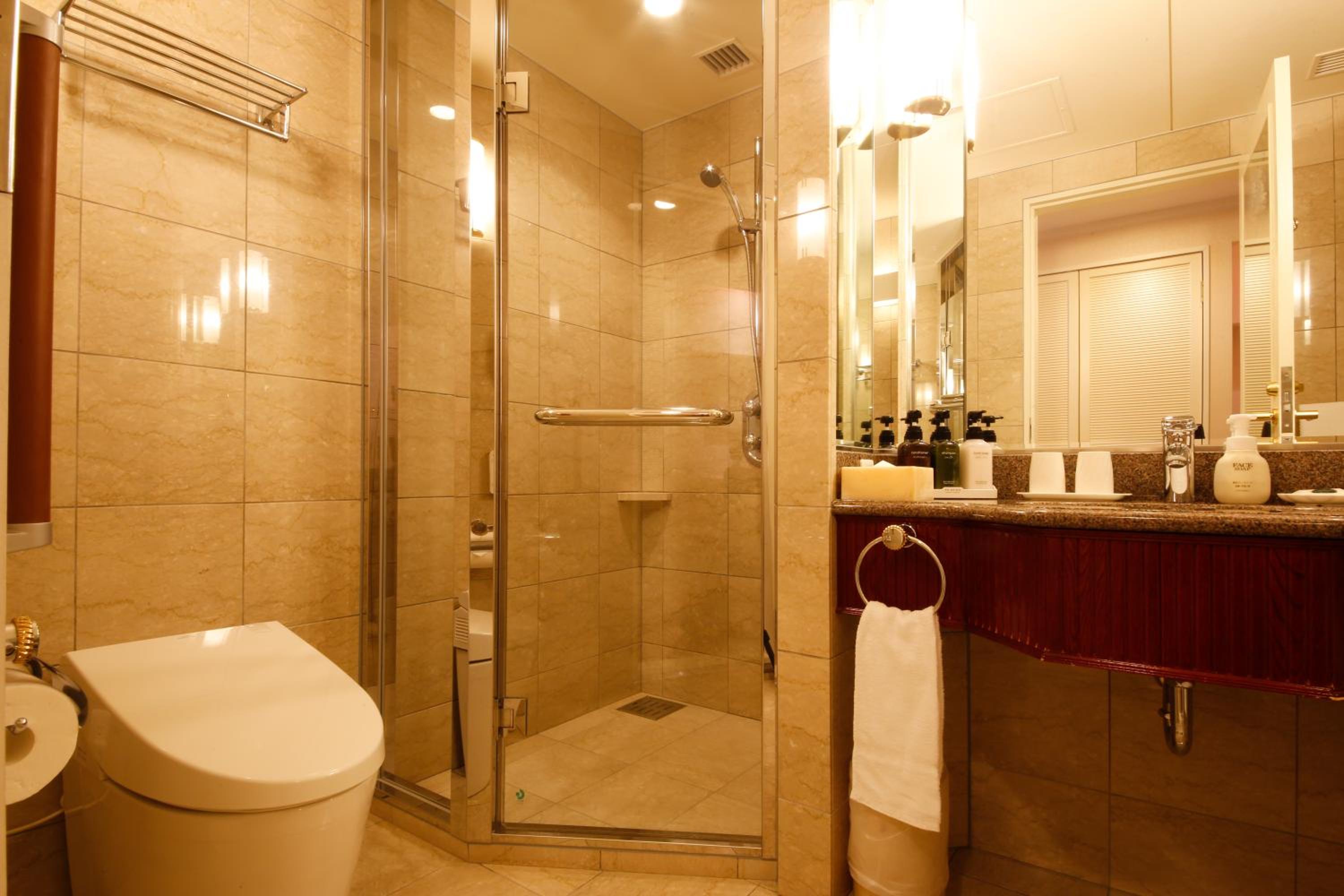 Deluxe Twin Room - 2 Small Double Beds - Non-Smoking - Main Wing - Photo 2