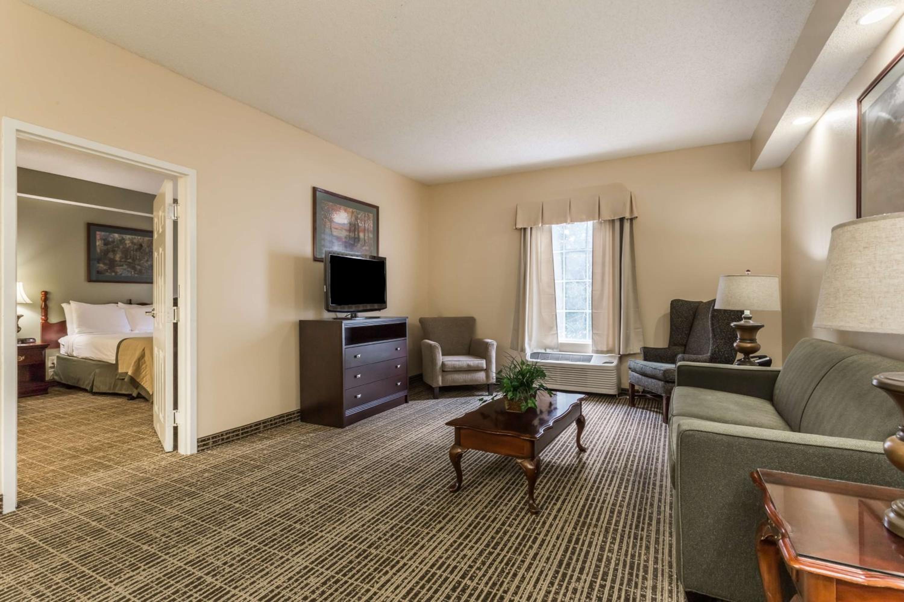 One-Bedroom Suite - Disability Access/Non-Smoking photo 1