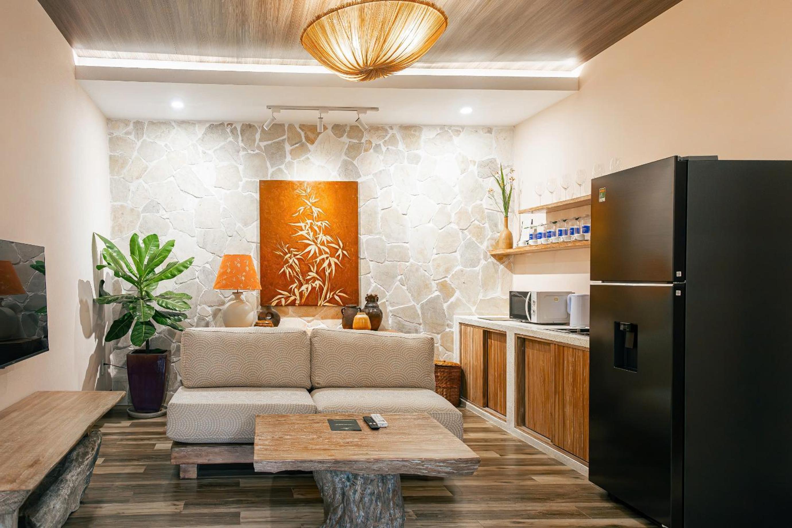 Three-Bedroom Villa - Photo 7