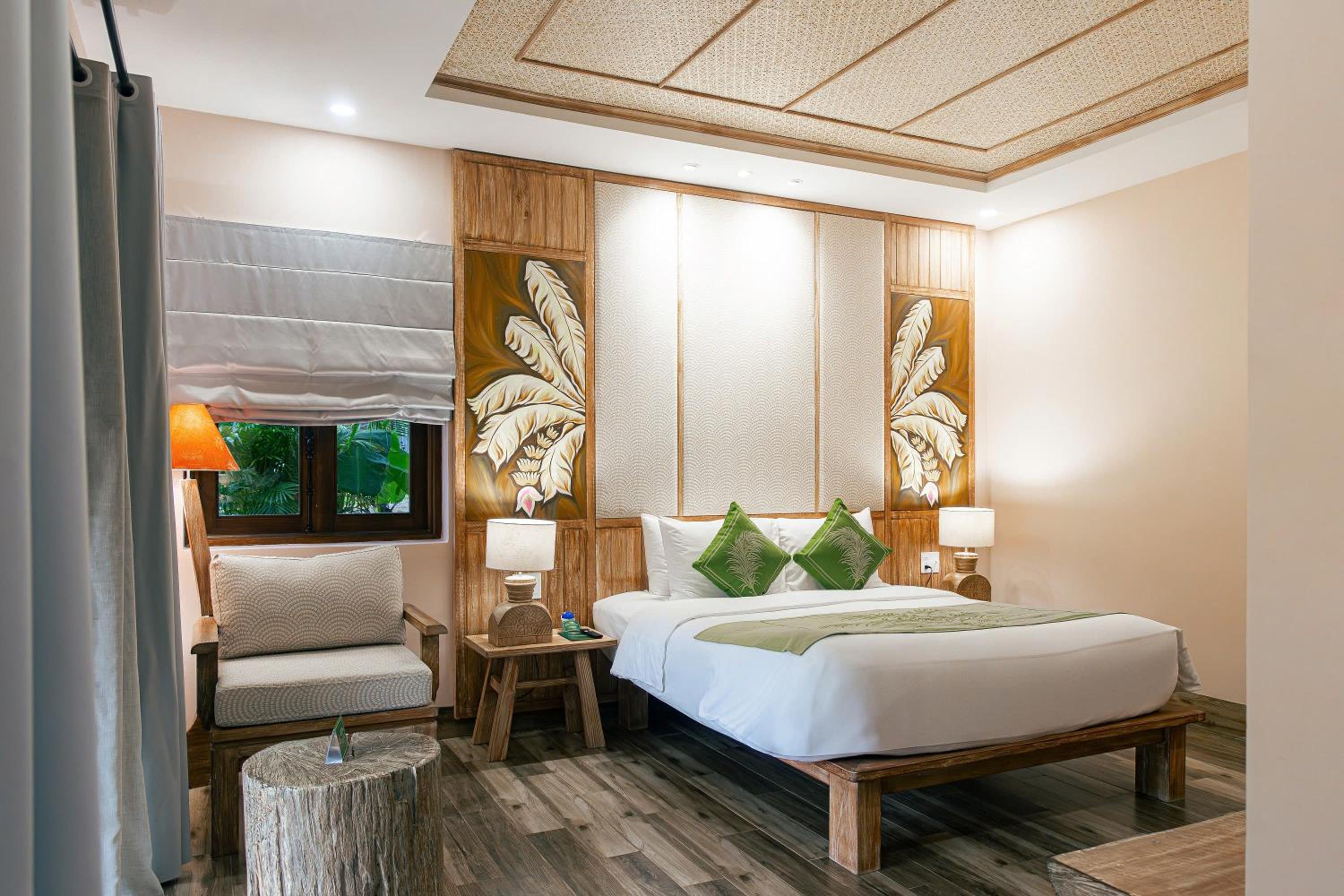 Three-Bedroom Villa - Photo 8