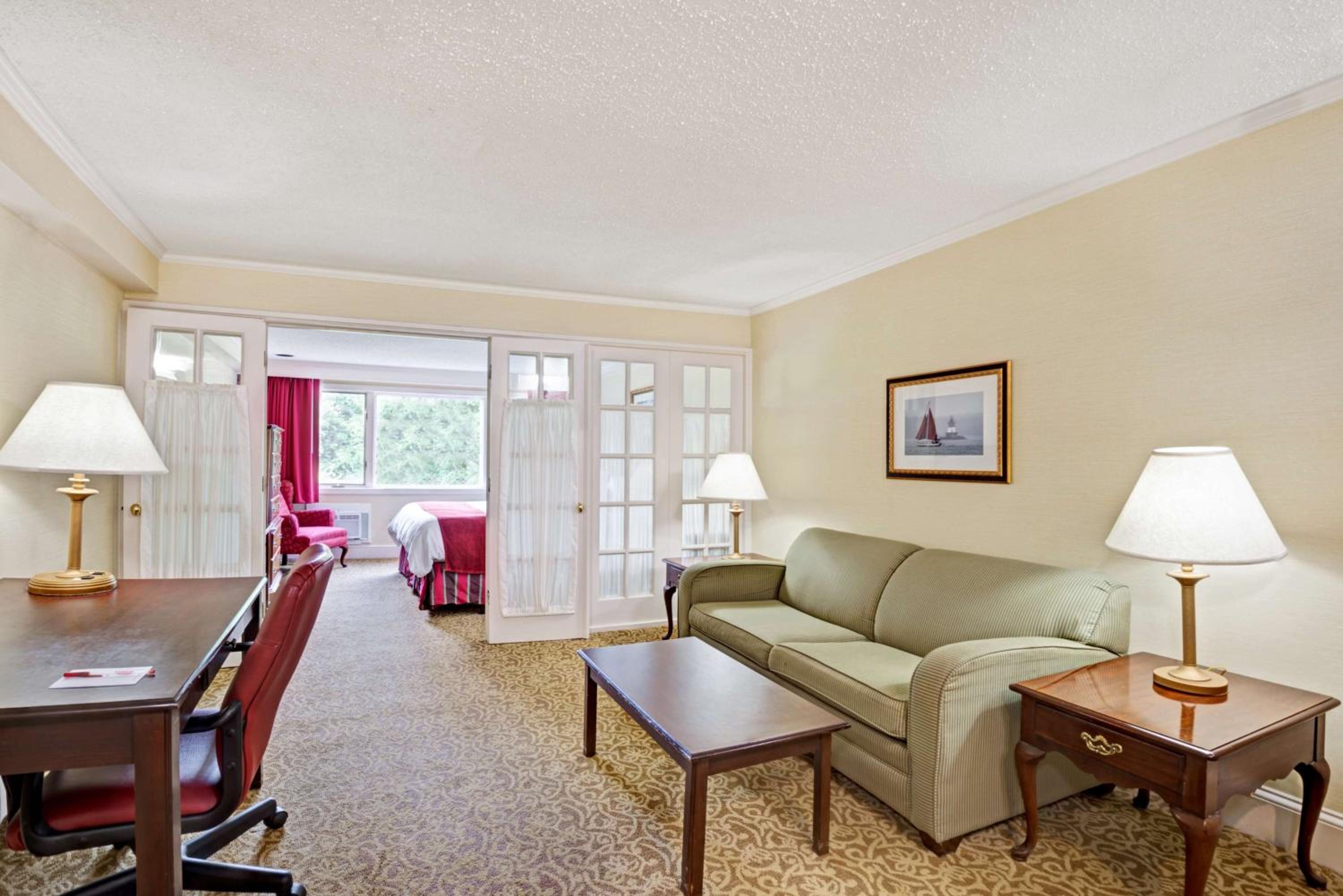 One Bedroom King Suite - Disability Access/Non-Smoking - Photo 4