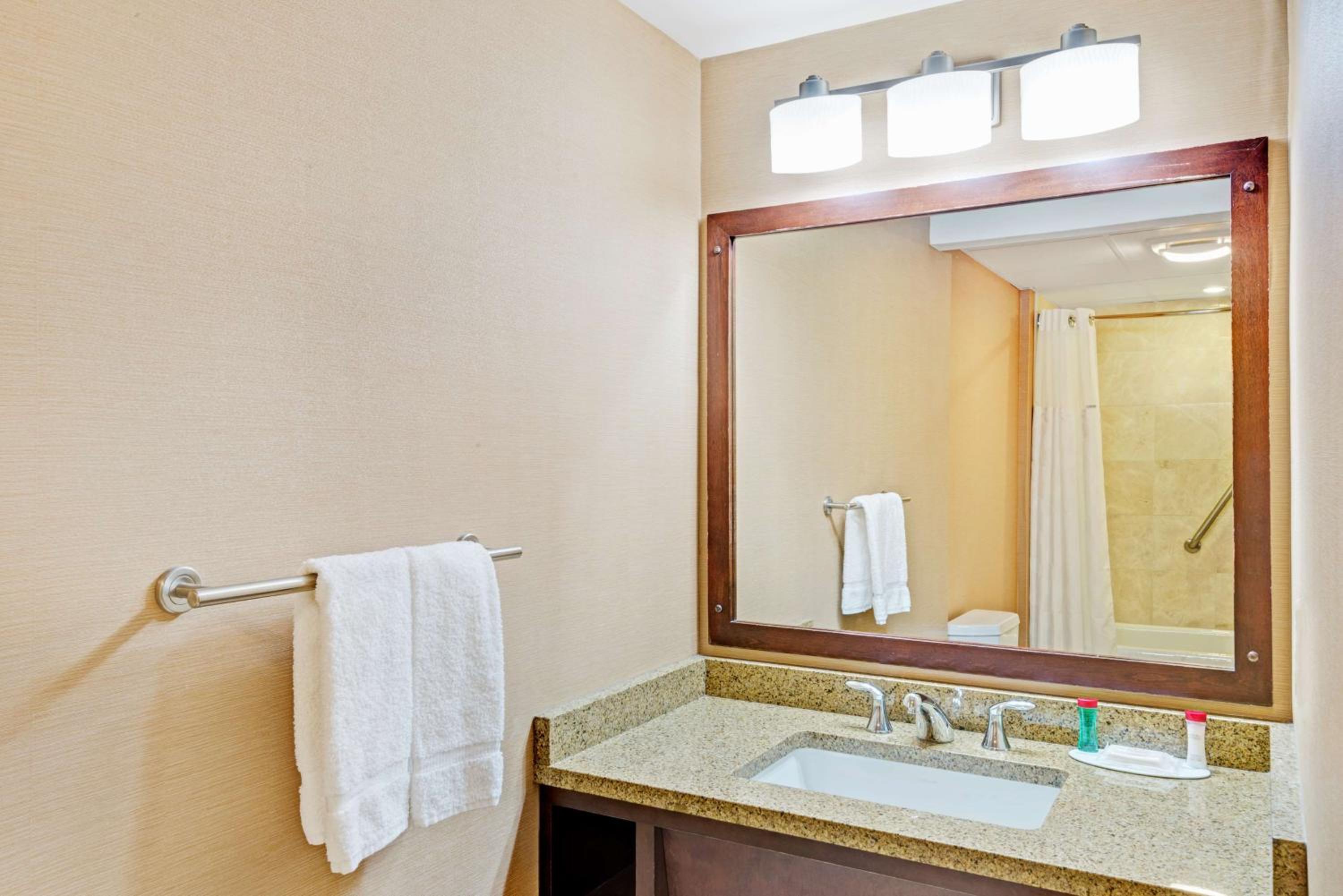 King Room - Disability Access/Non-Smoking - Photo 4