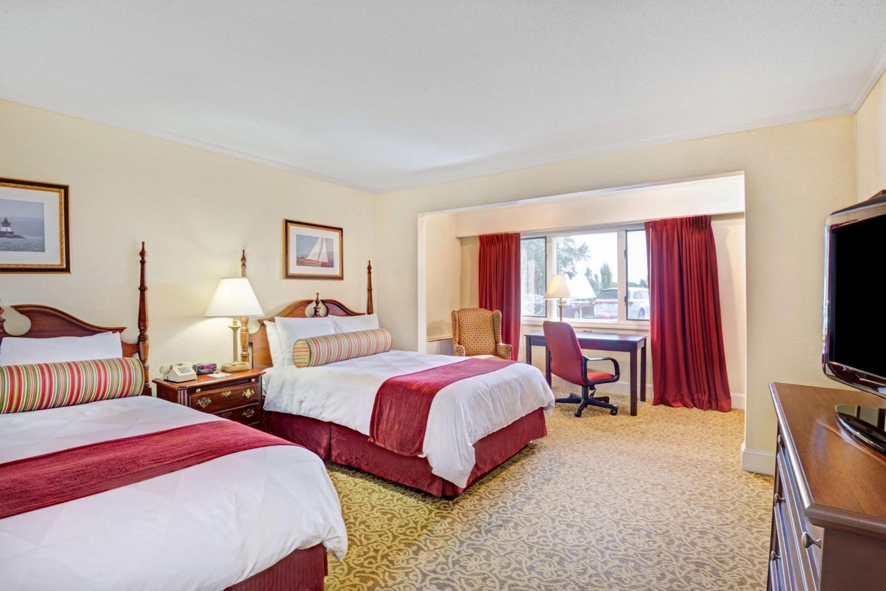 Double Room with Two Double Beds - Disability Access/Non-Smoking - Photo 1