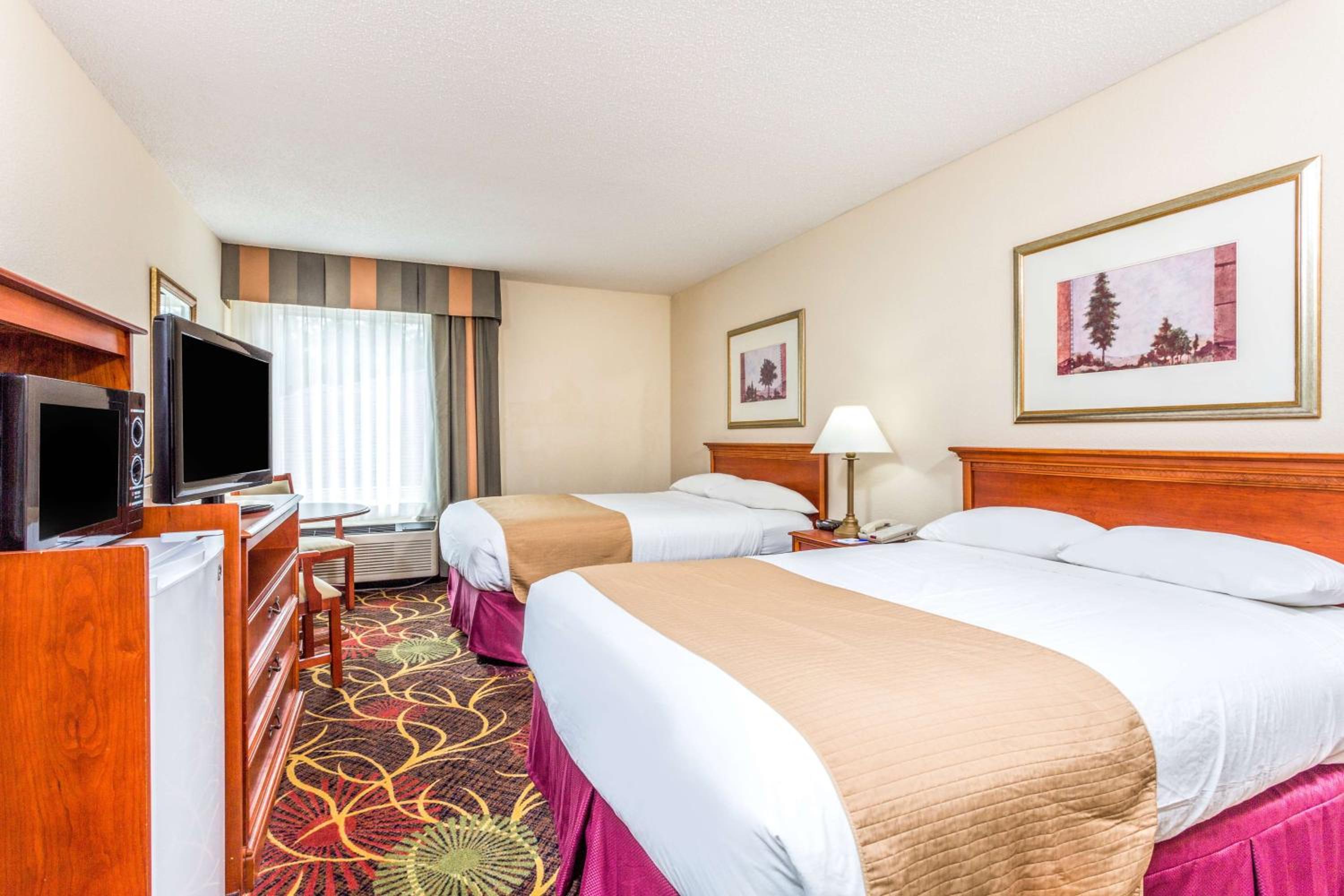 Double Room with Two Double Beds - Non-Smoking