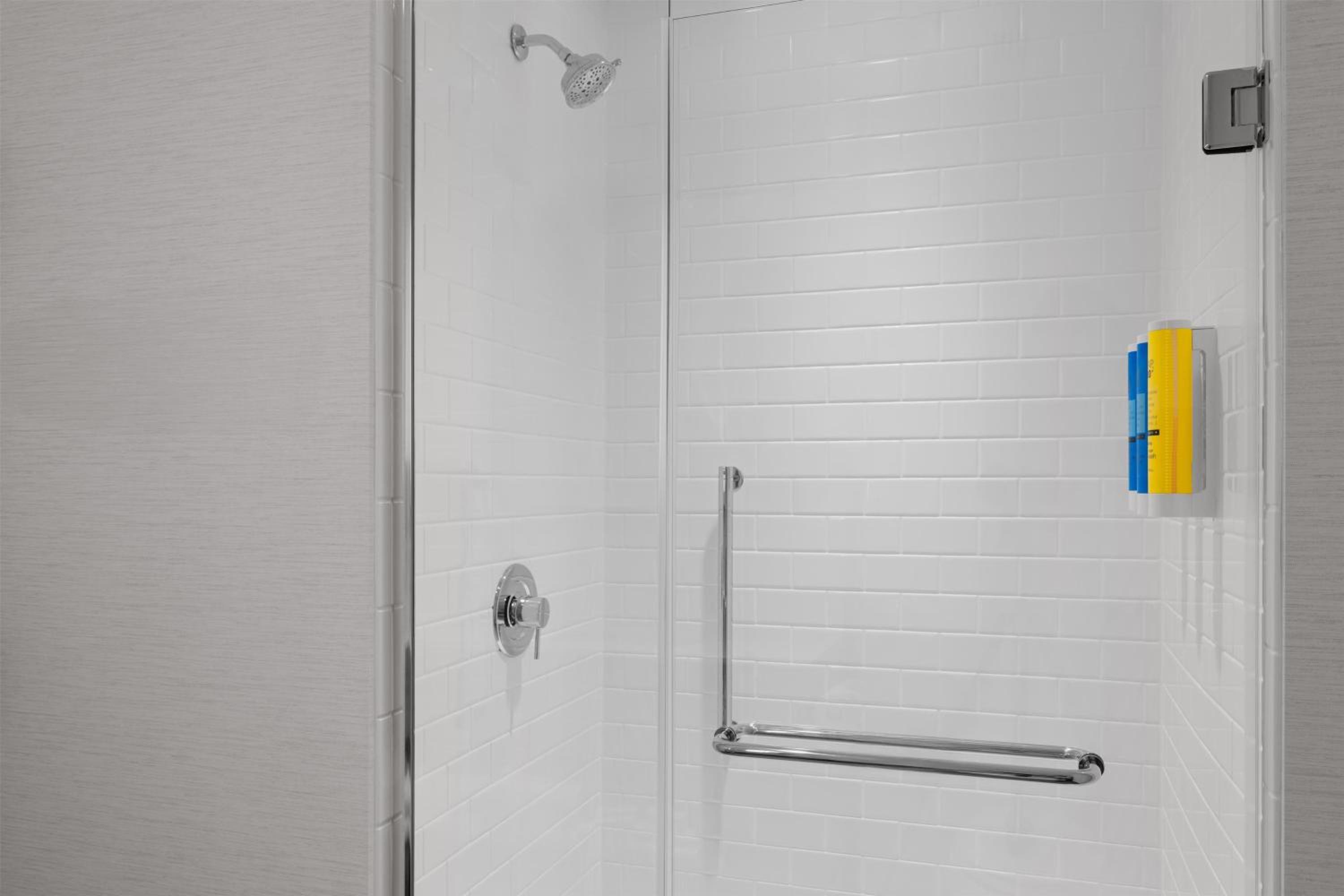 King Room with Walk-In Shower - Photo 4