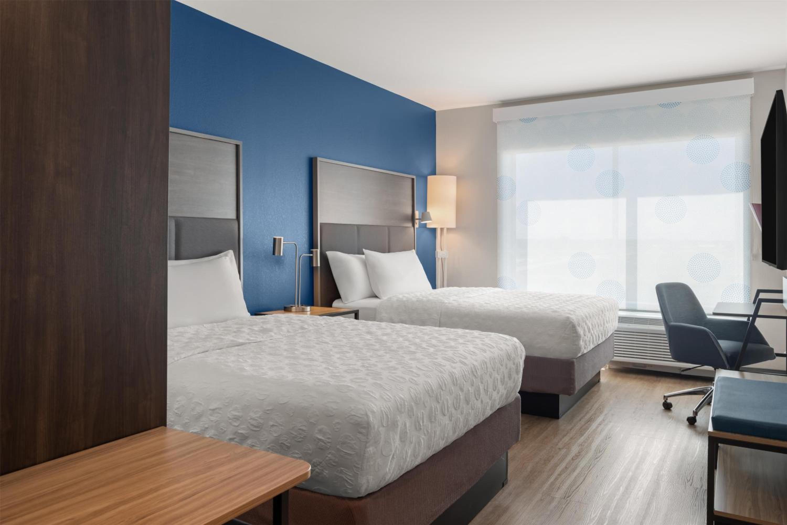 Queen Room with Two Queen Beds and Walk-In Shower - Photo 3