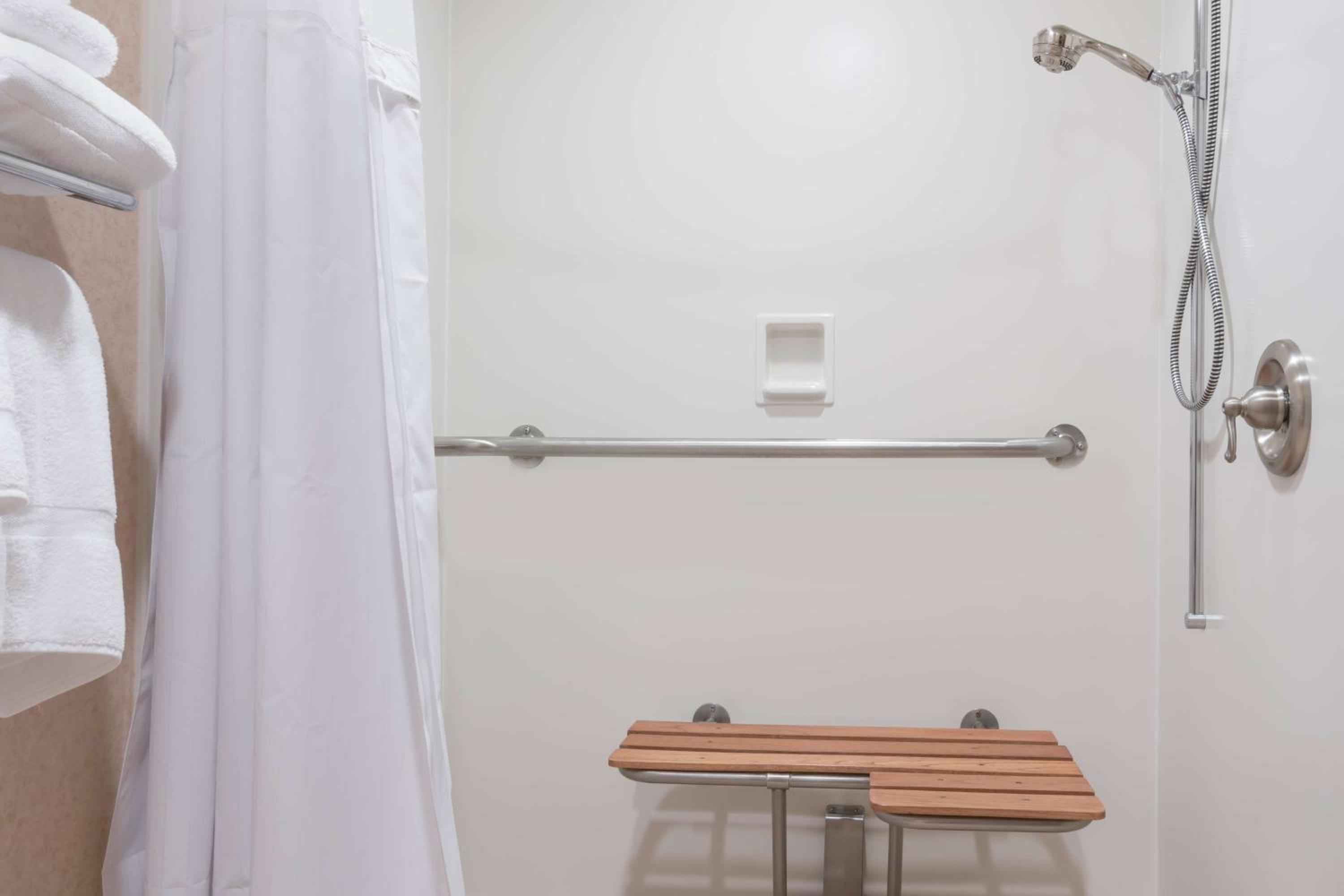 King Room - Mobility Access/Non-Smoking photo 1