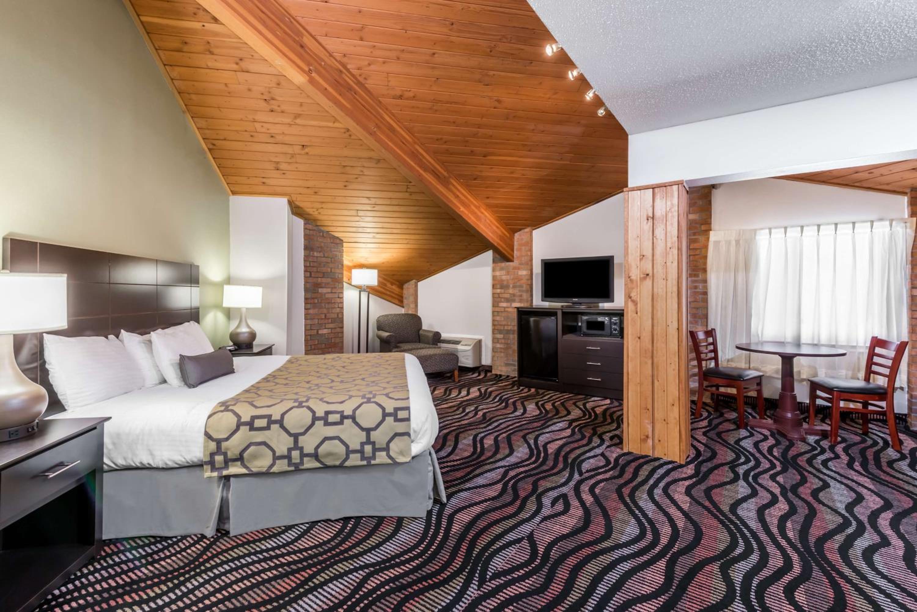 Superior King Suite - Photo 2