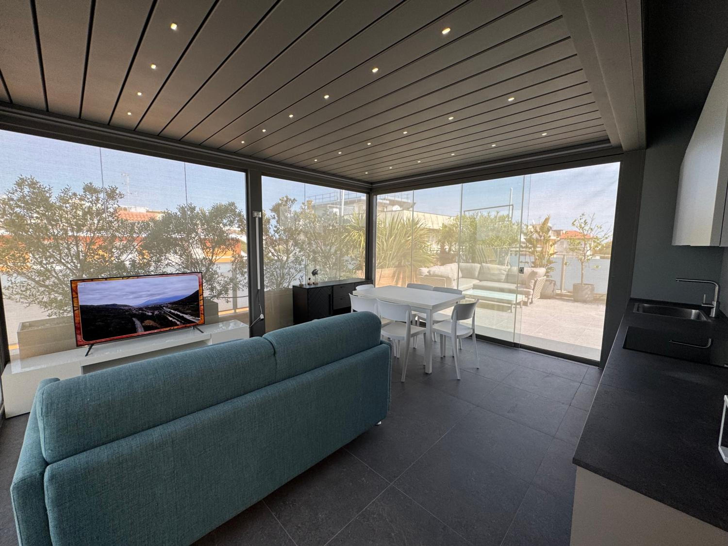 Two-Bedroom Penthouse with Private Terrace, Bathtub and Panoramic View