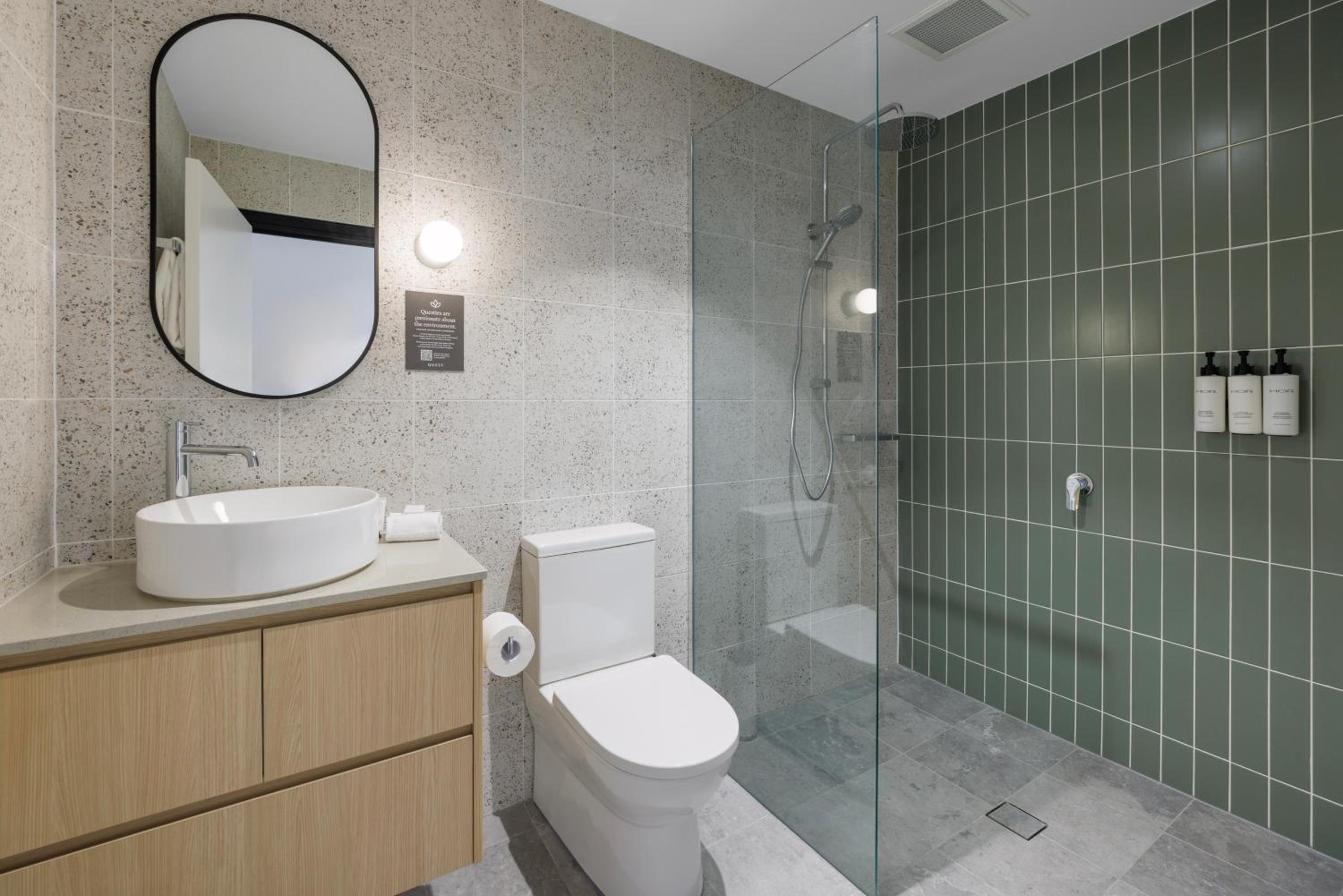 Studio Executive Apartment with Balcony thumbnail 5
