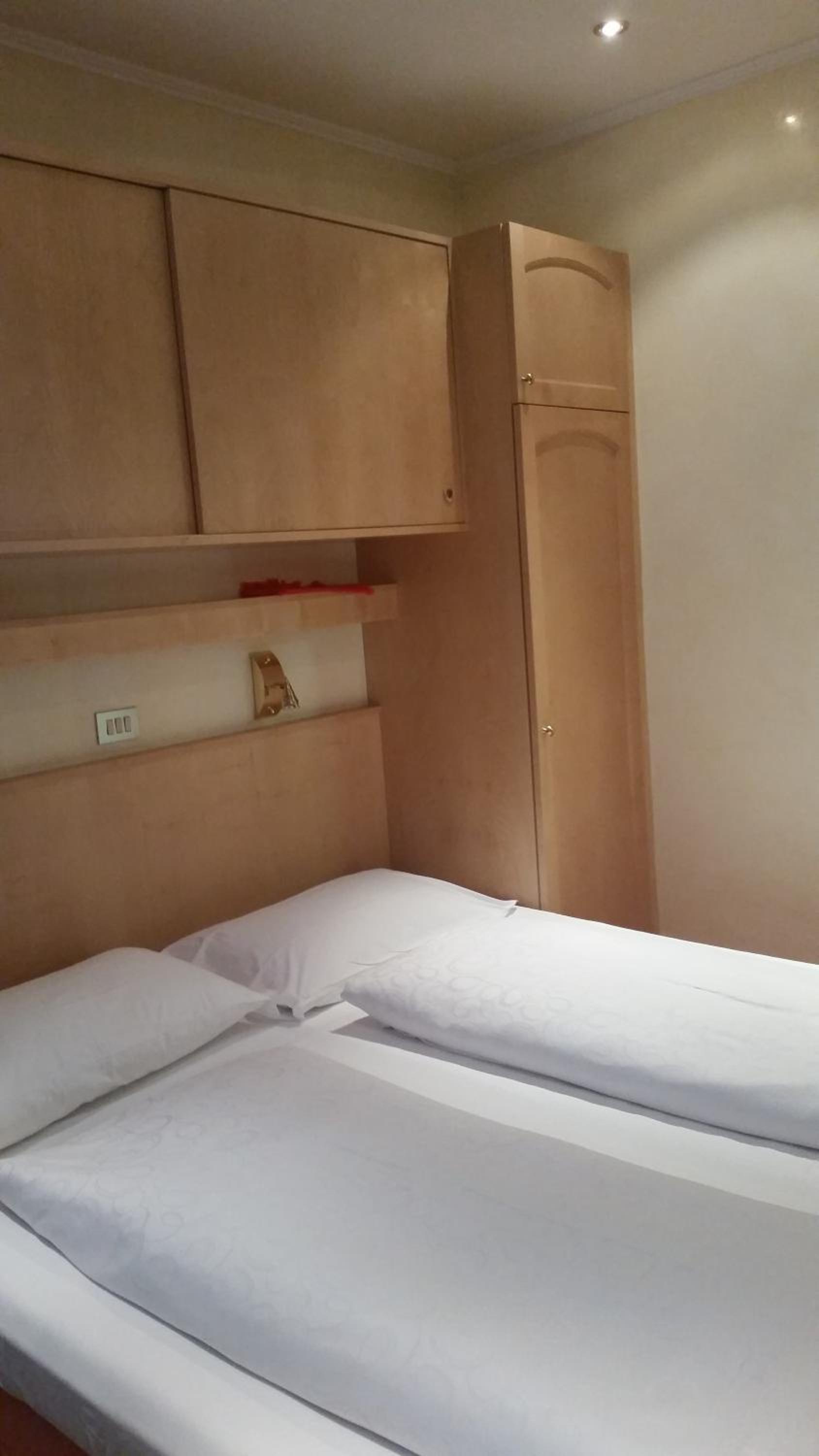 Double Room with Bathroom photo 1