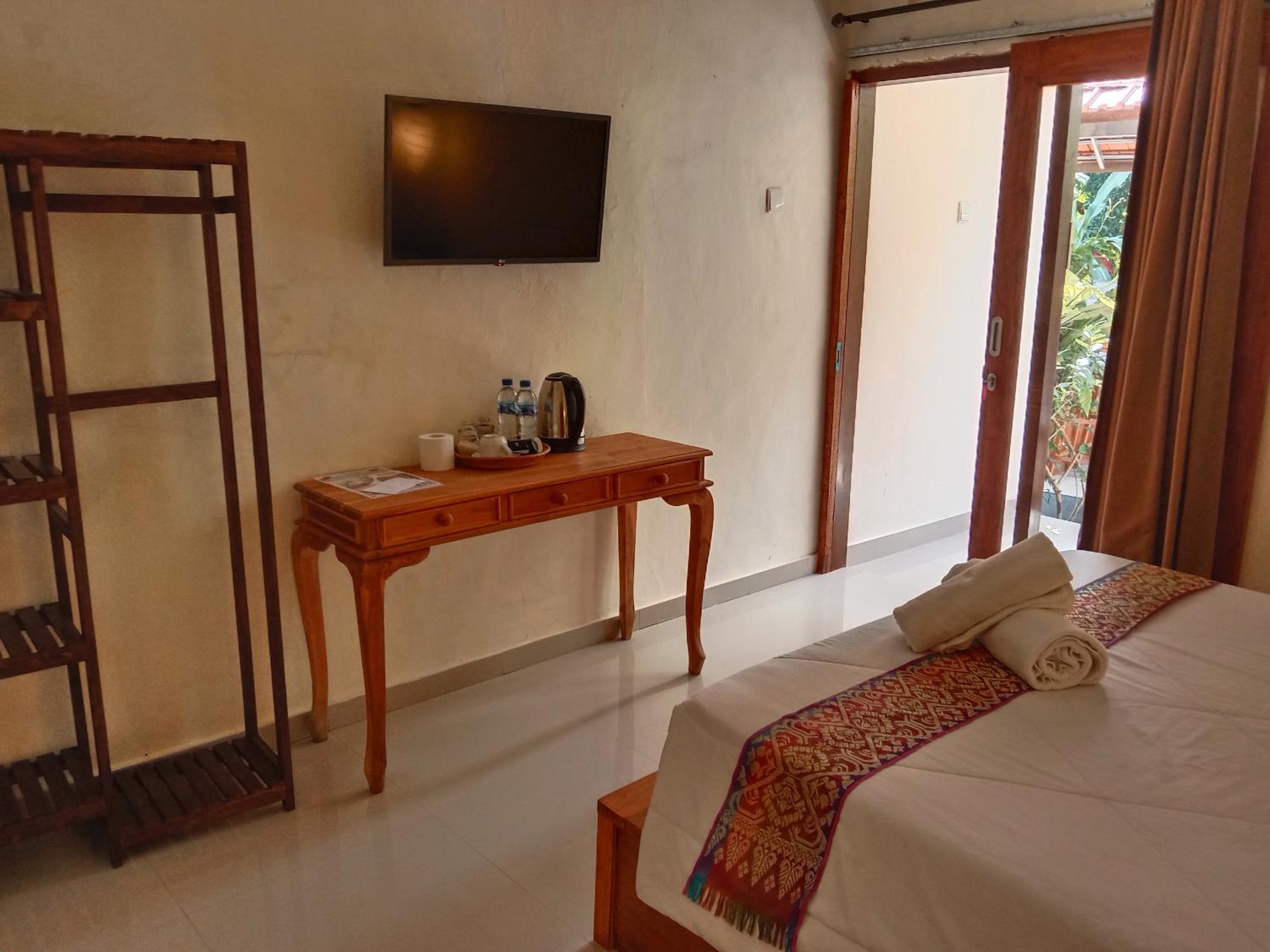 Double Room with Garden View - Photo 3