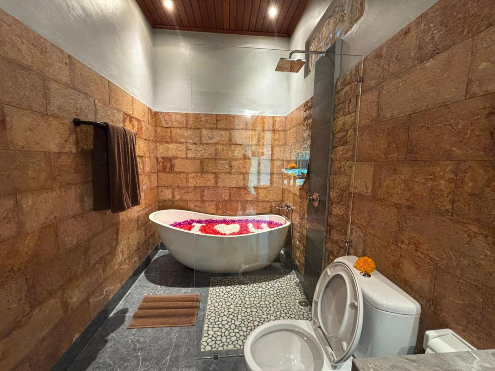 One-Bedroom Villa - Photo 2