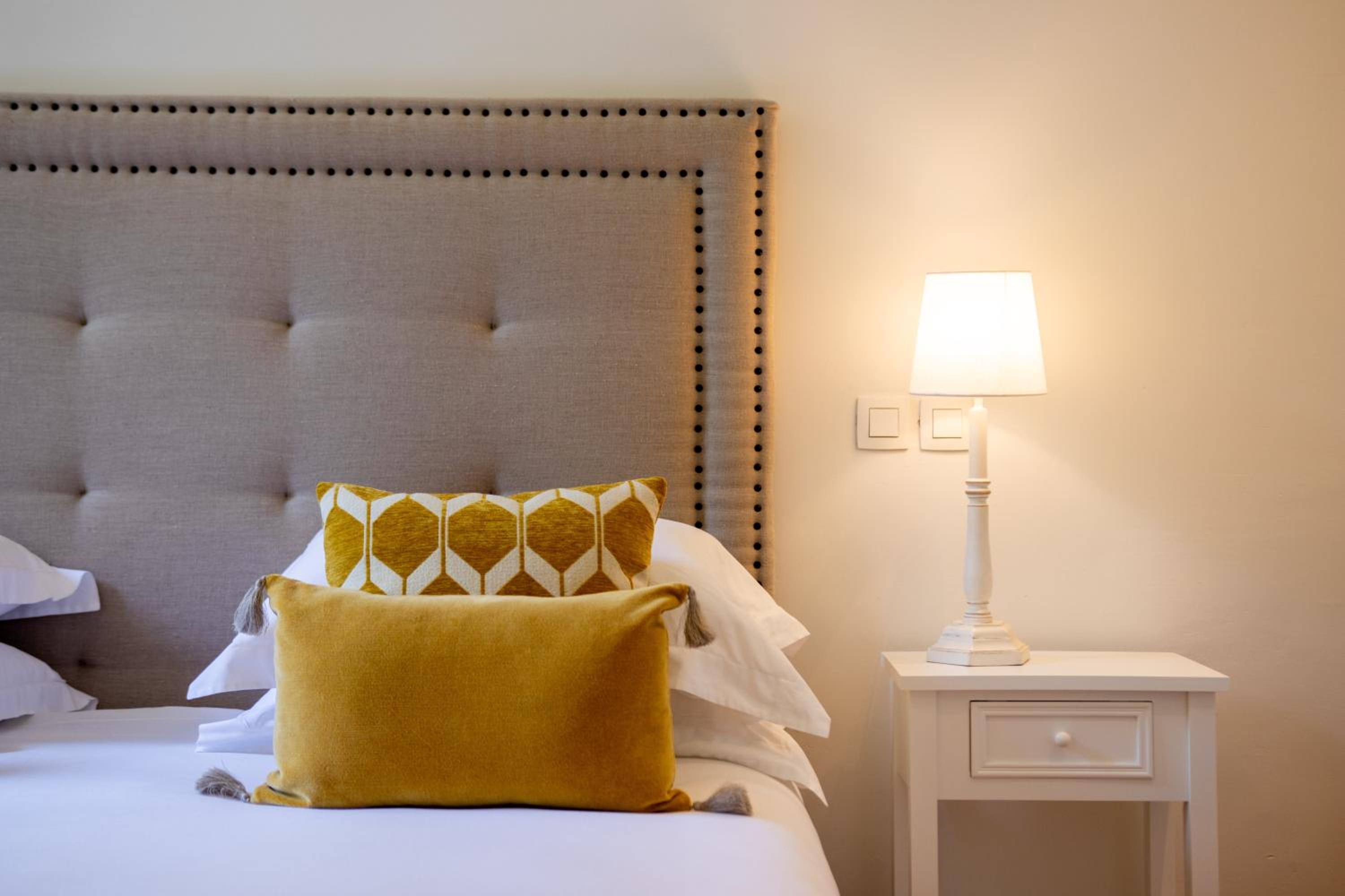 Deluxe Queen Room with Garden Side - Non-Smoking/Main Building
