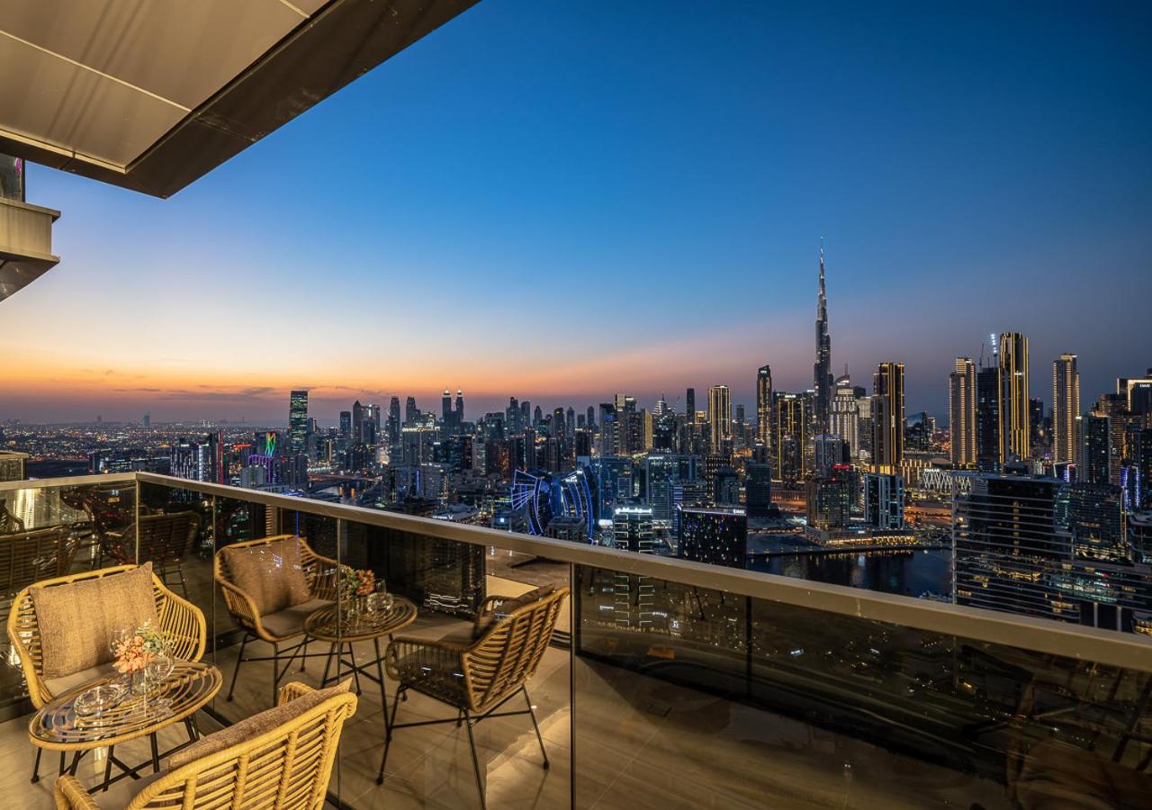 Four-Bedroom Apartment with Balcony  photo 1