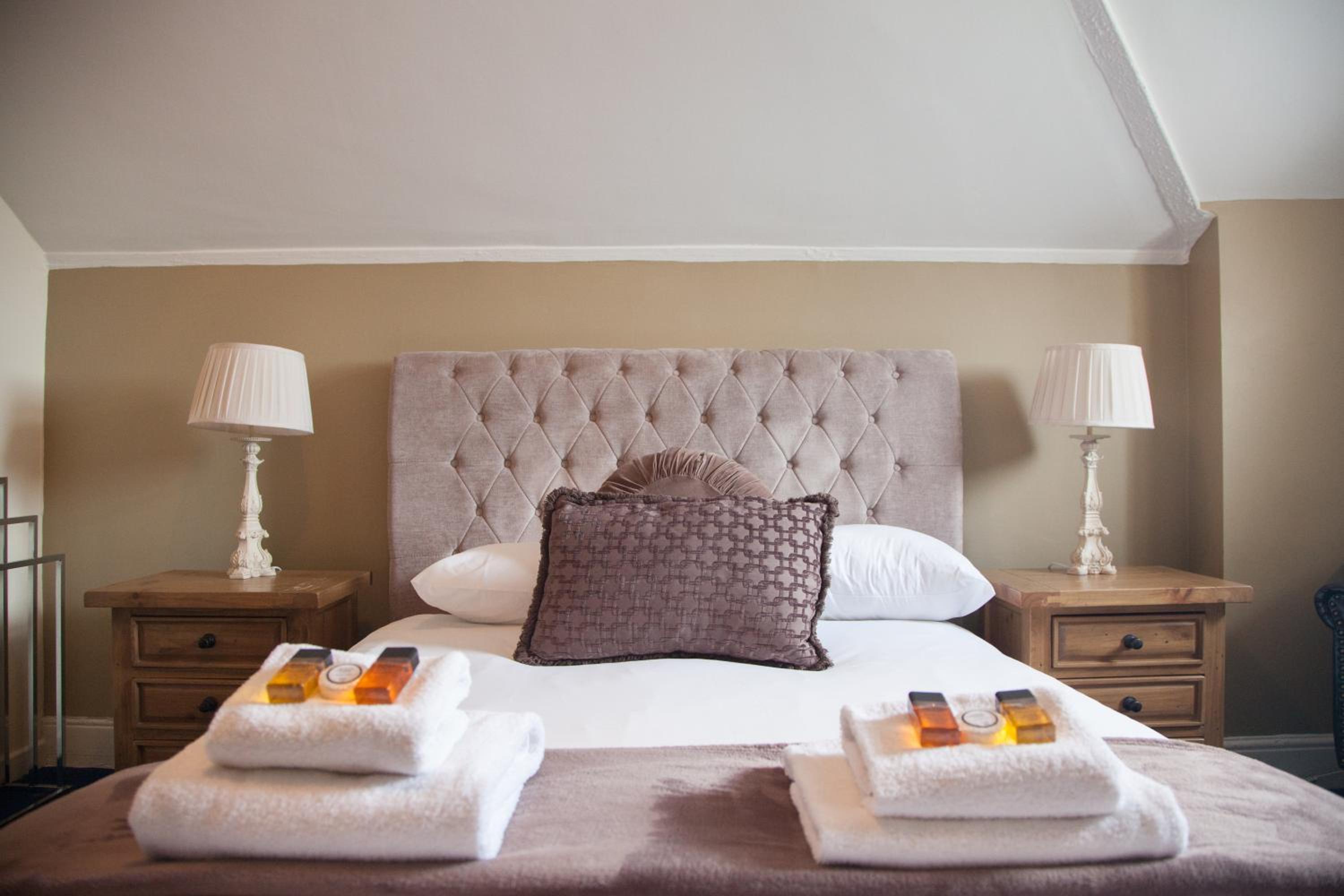 Double Room with Bath photo 2