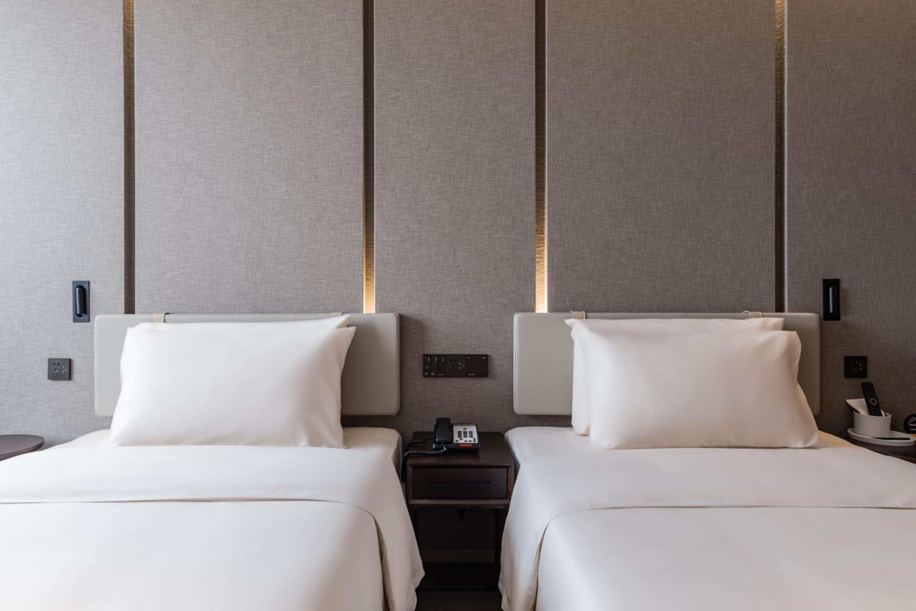 Executive Twin Room - Photo 3