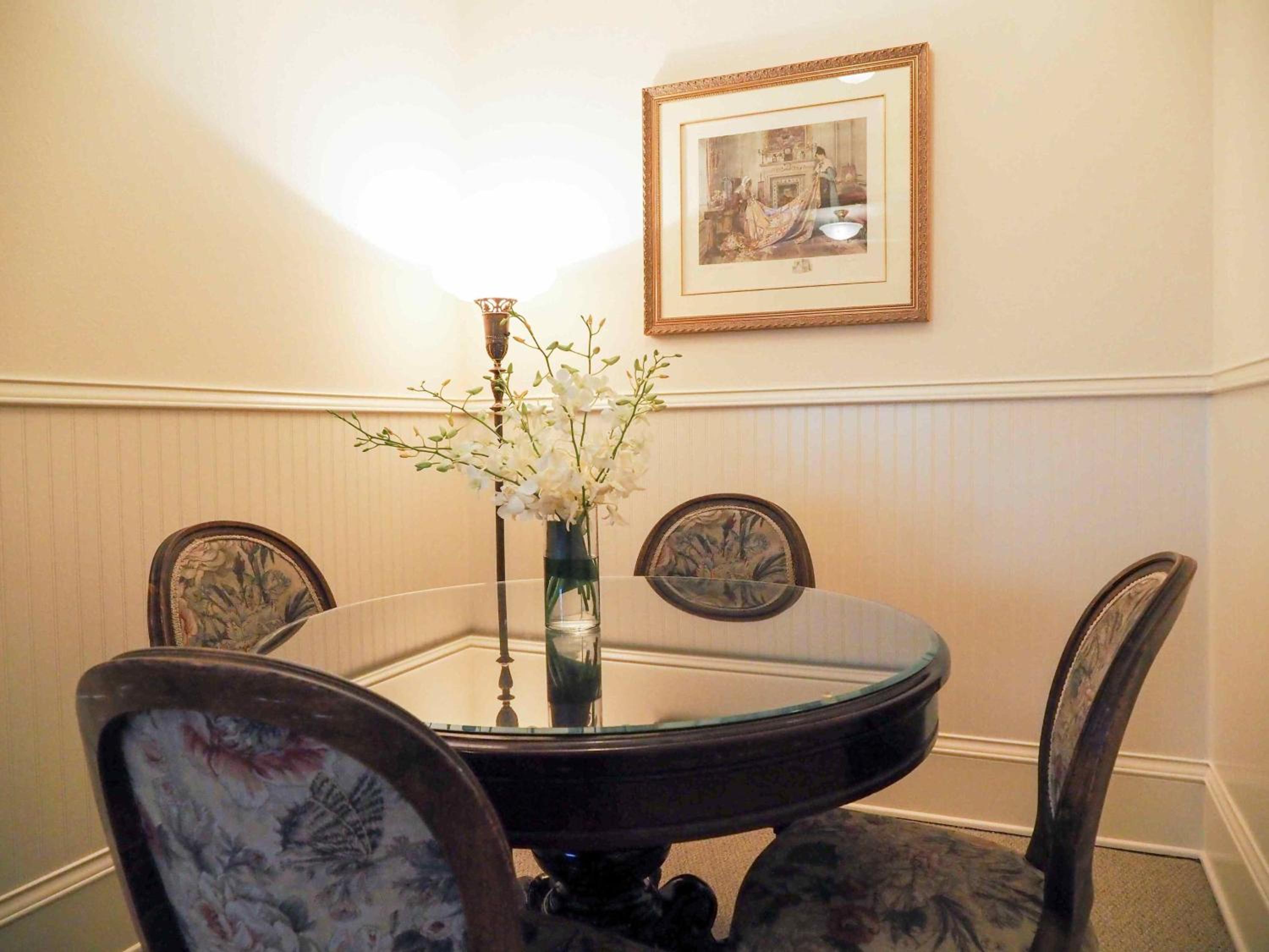 Historic One Queen Suite - Photo 8
