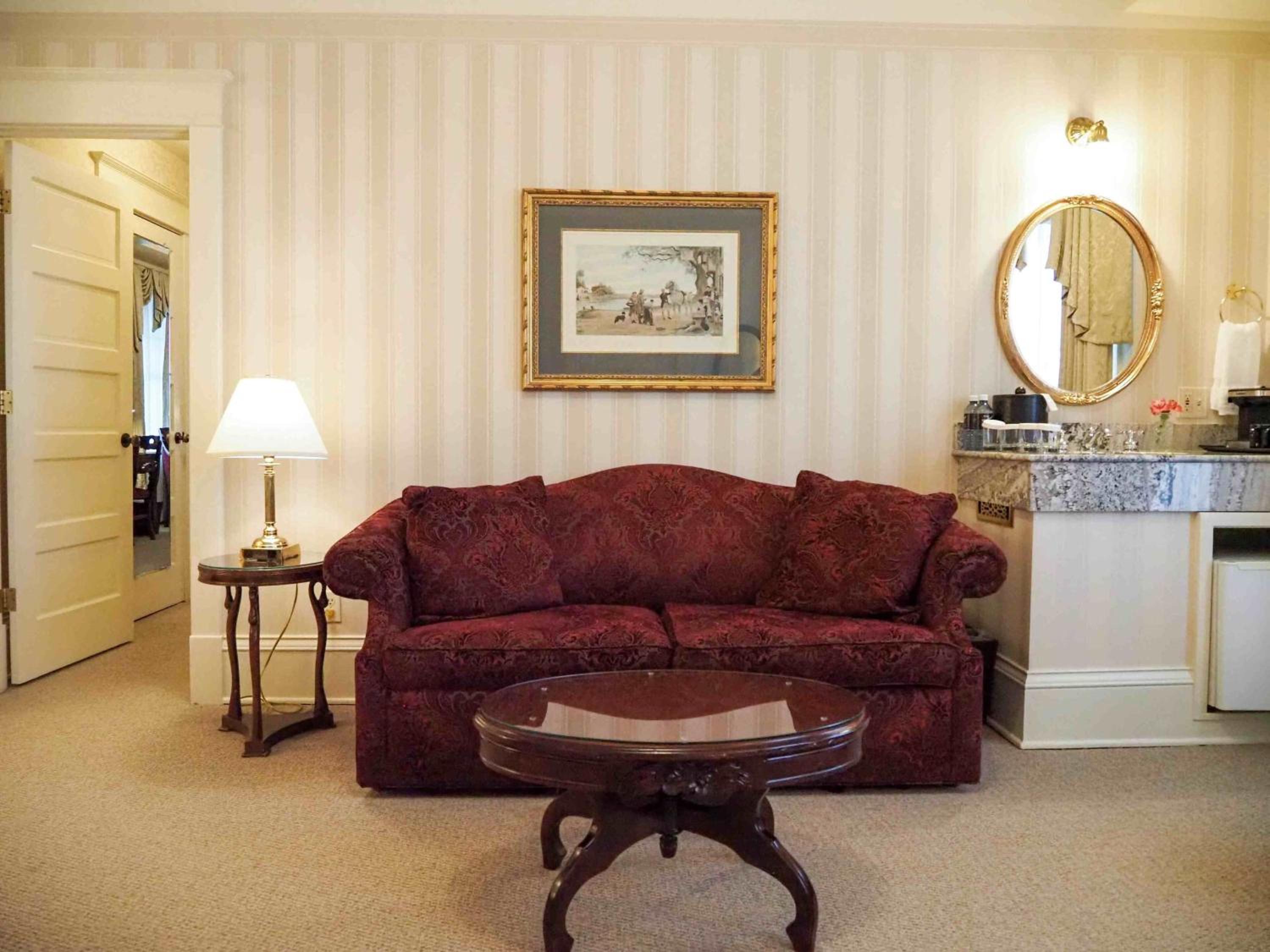 Historic One Queen Suite - Photo 4