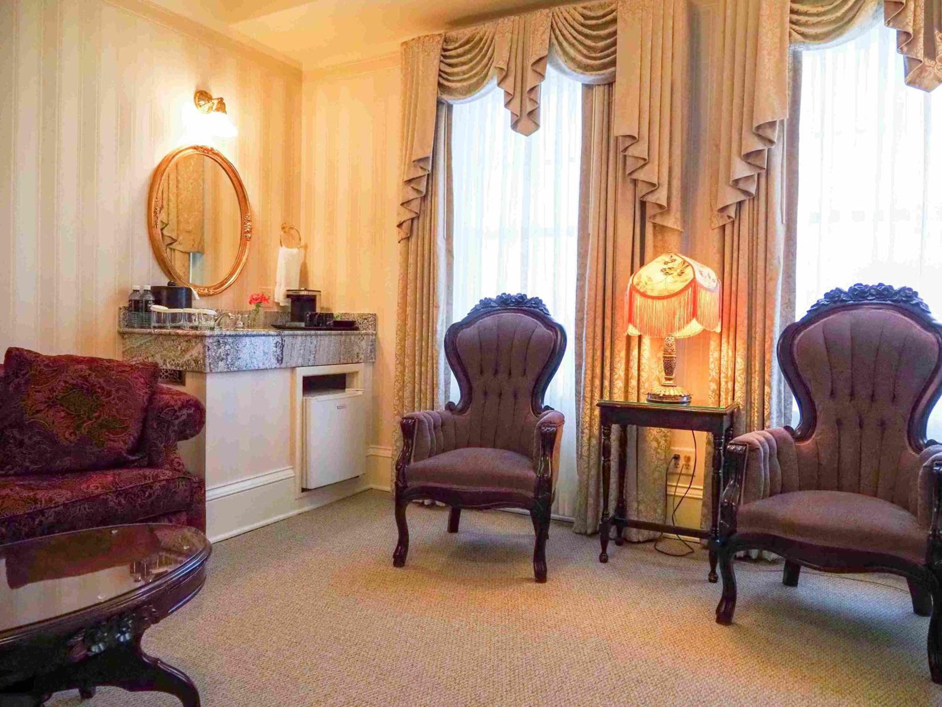 Historic One Queen Suite - Photo 2