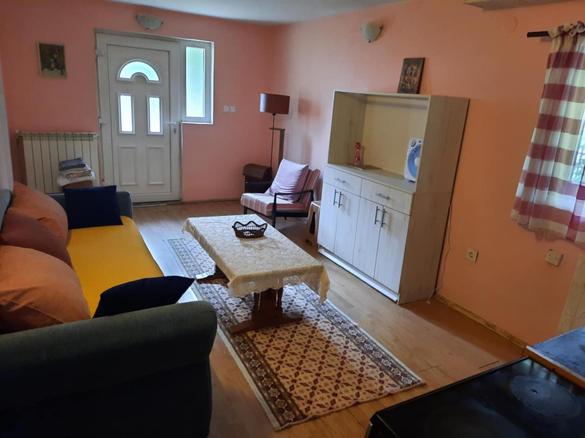 One-Bedroom Apartment with Garden