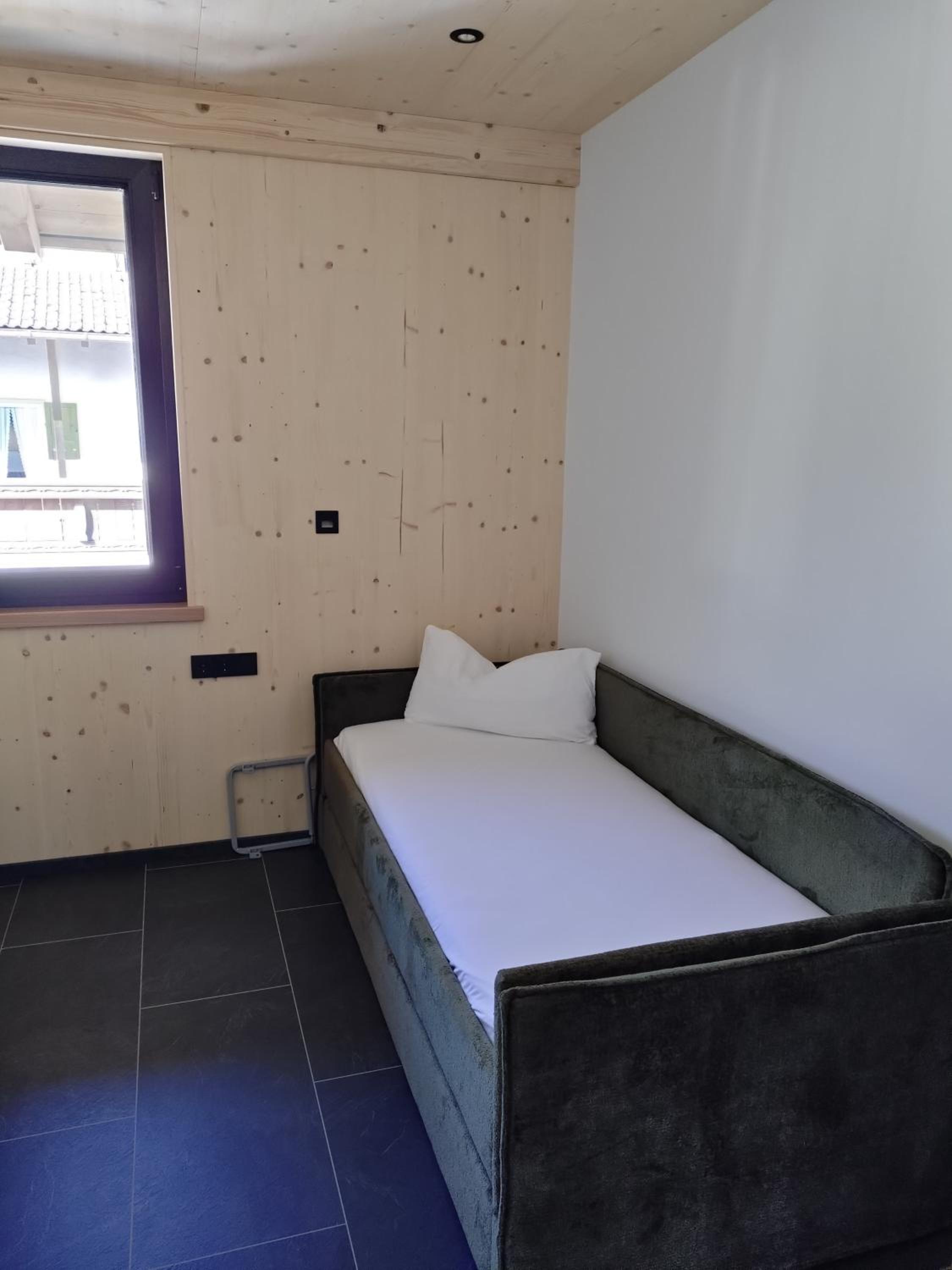 Two-Bedroom Apartment with View photo 2