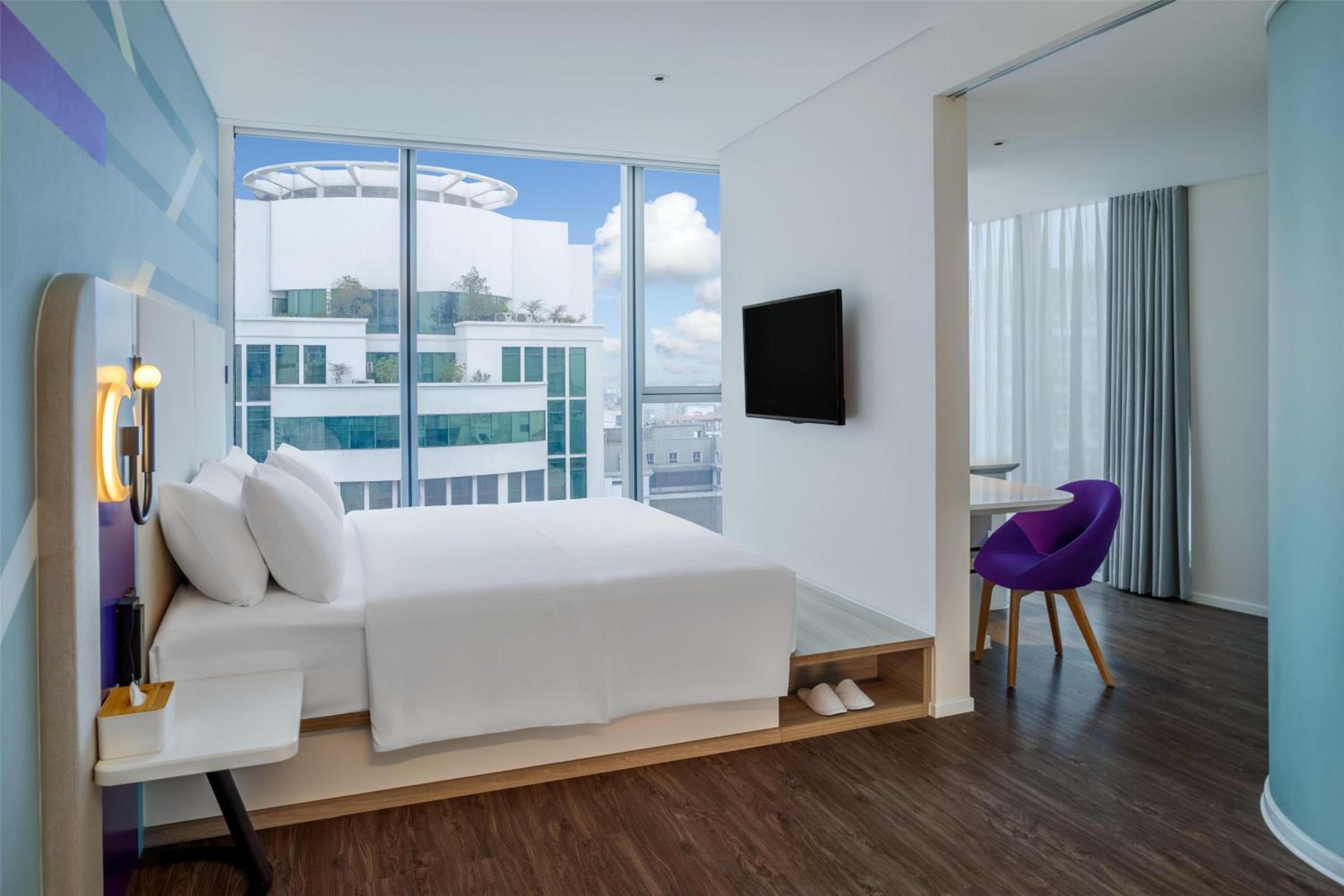 King Corner Room (High Floor)
